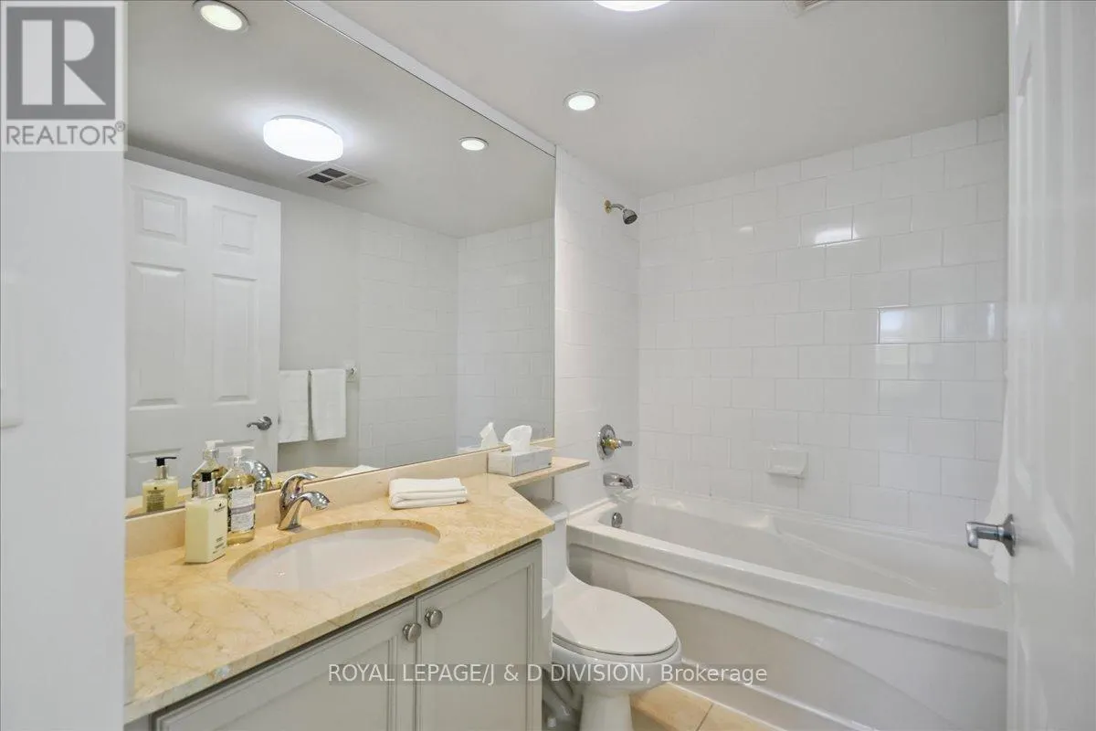 405 - 245 DAVISVILLE AVENUE