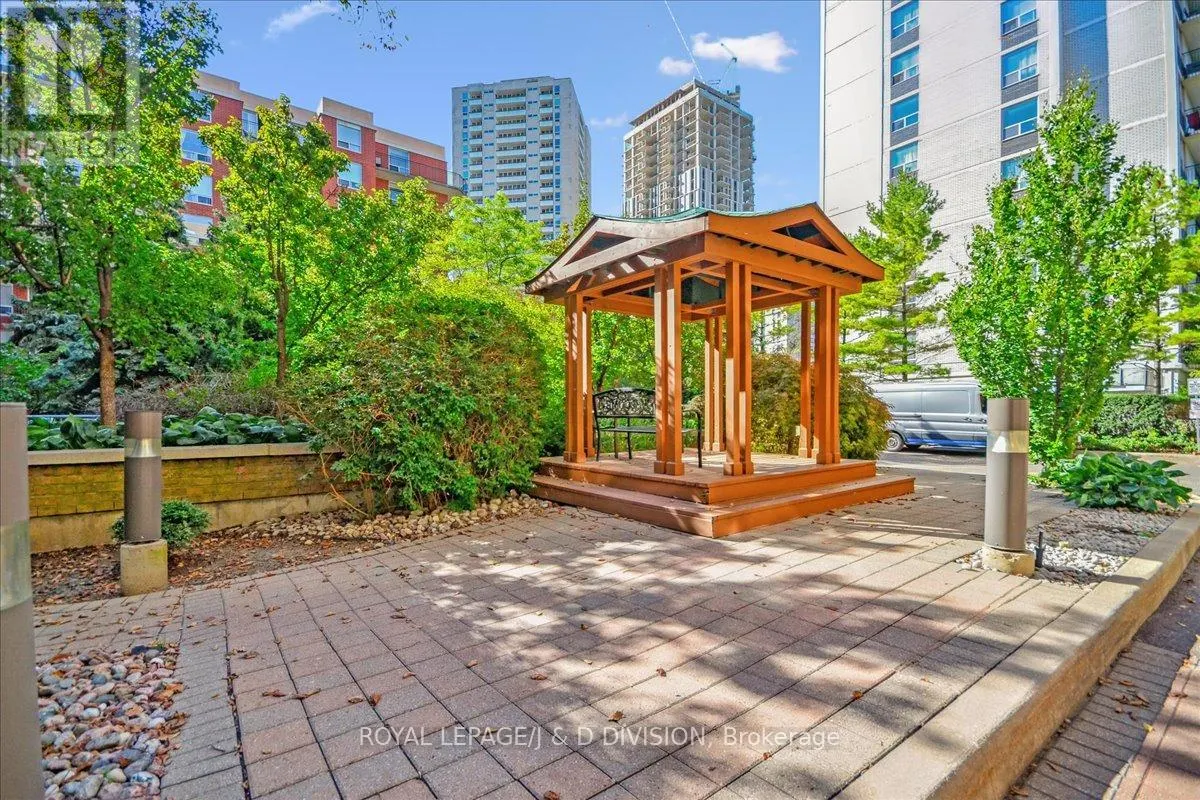 405 - 245 DAVISVILLE AVENUE
