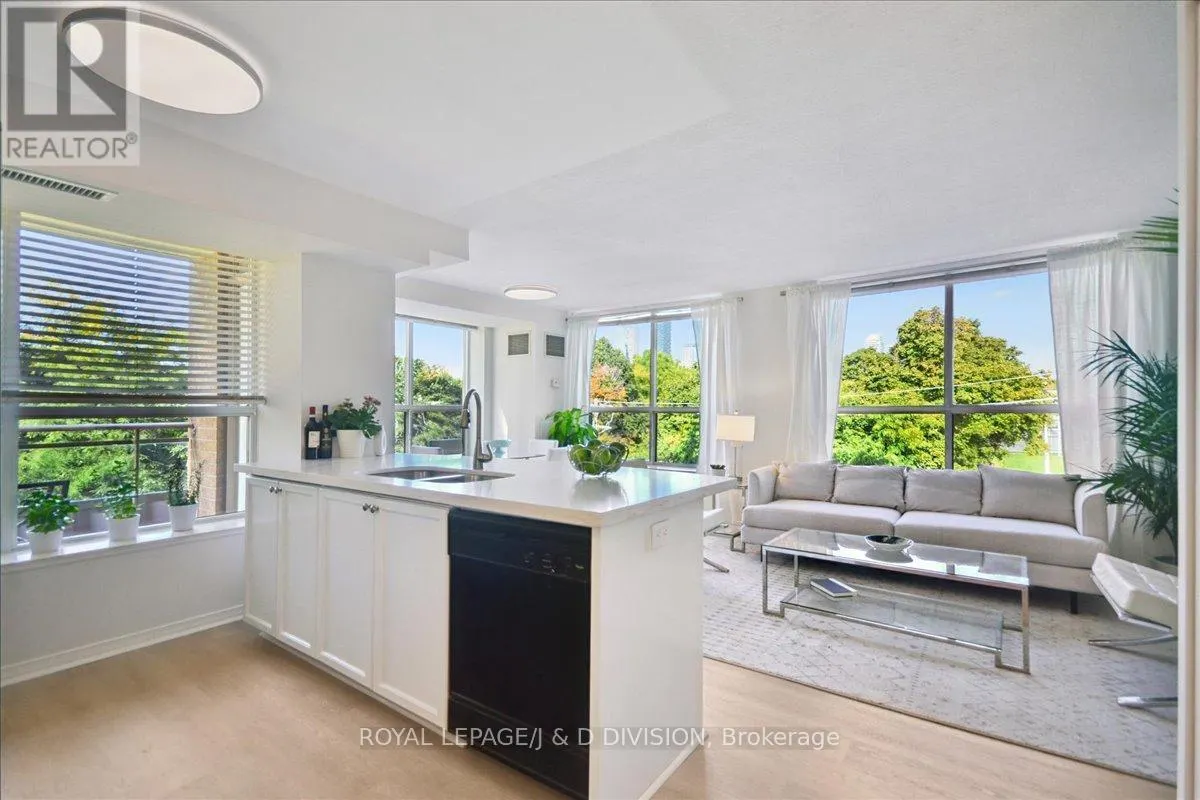 405 - 245 DAVISVILLE AVENUE