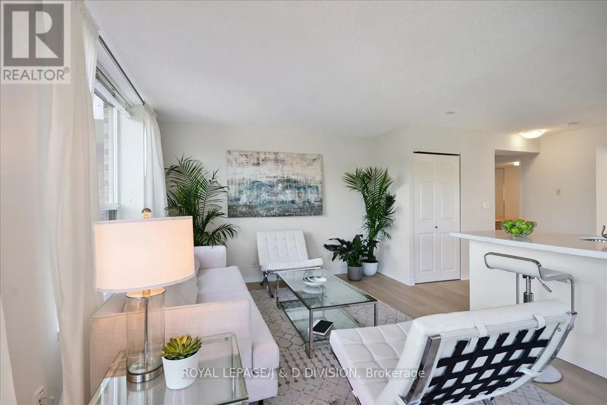405 - 245 DAVISVILLE AVENUE