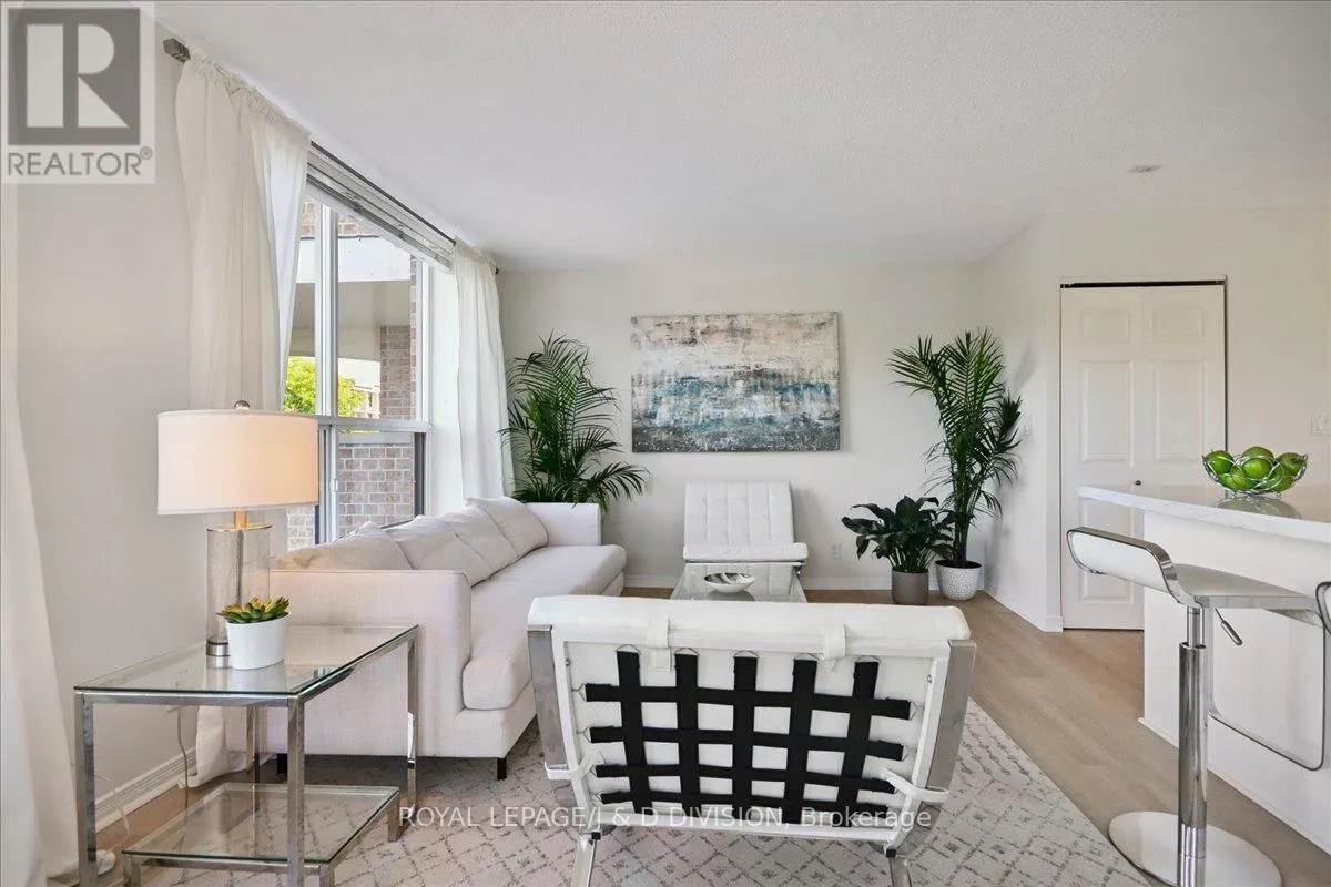 405 - 245 DAVISVILLE AVENUE