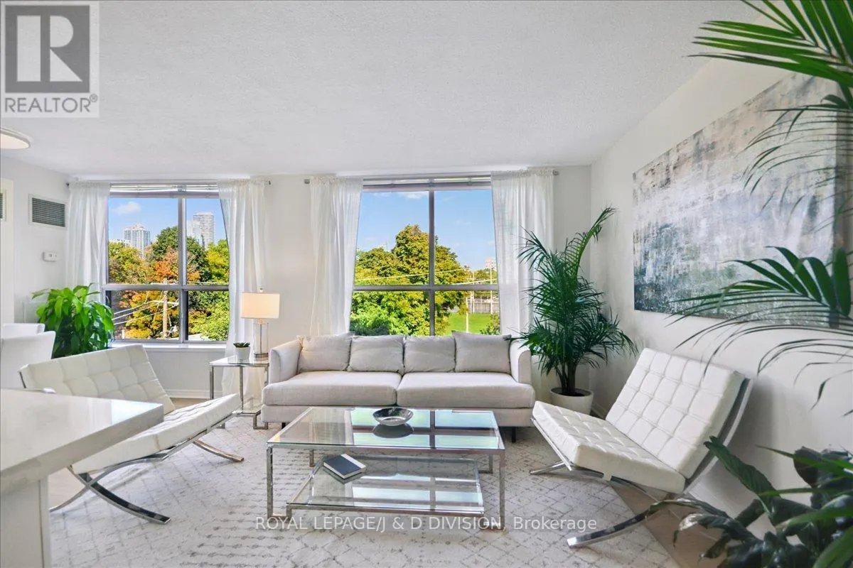 405 - 245 DAVISVILLE AVENUE