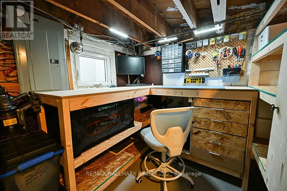 3318 BATHURST STREET