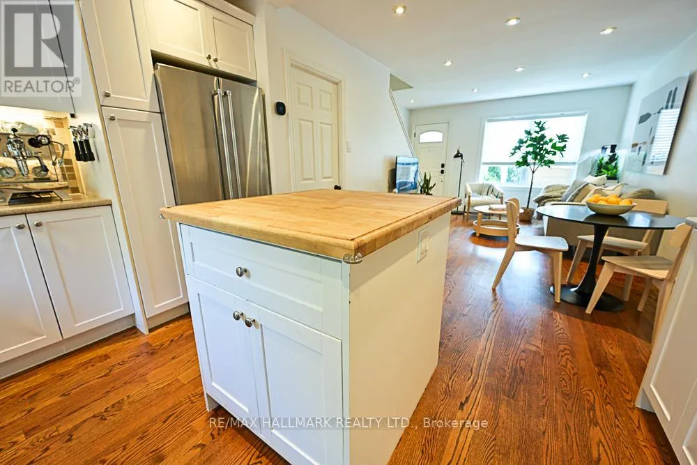 3318 BATHURST STREET