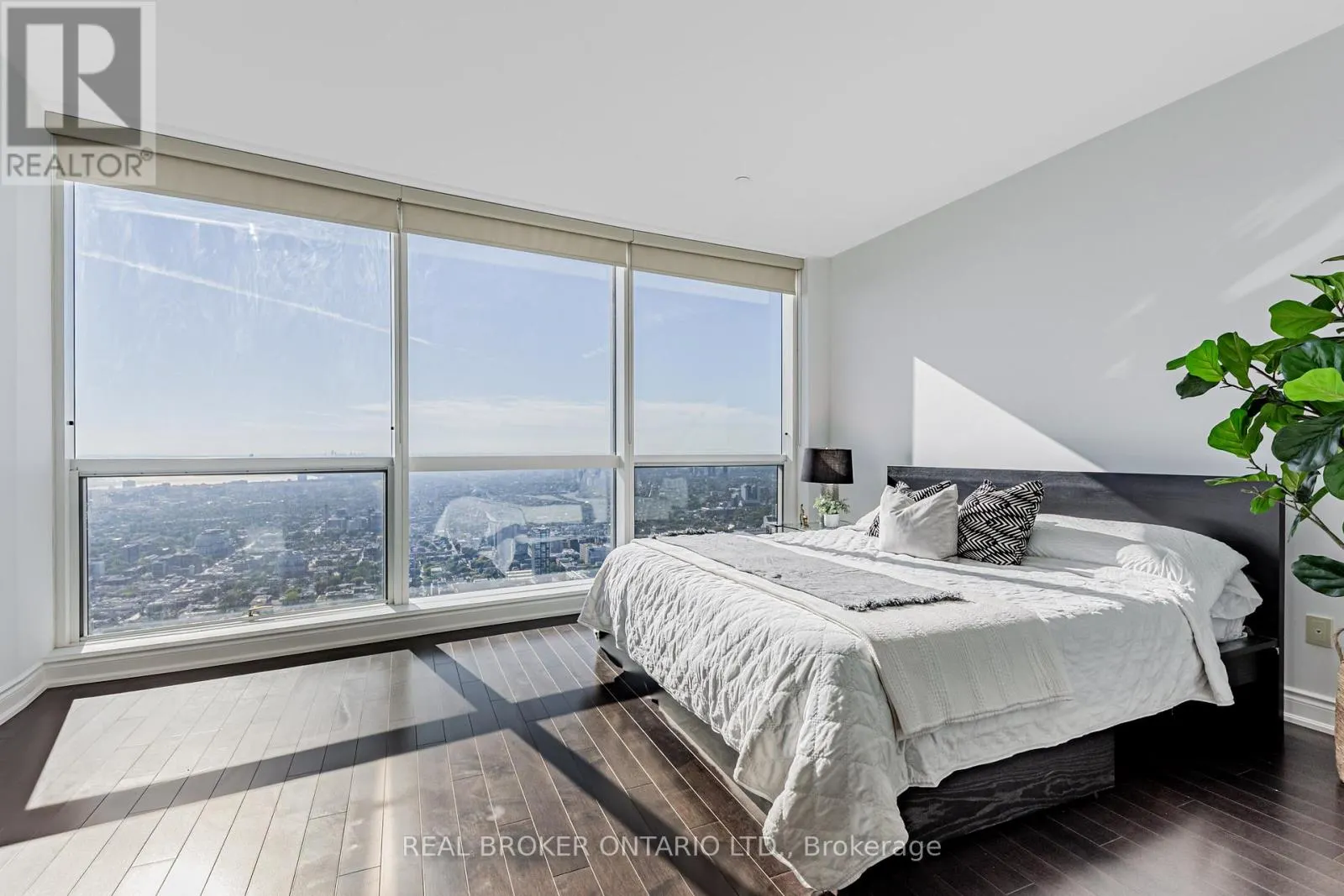 7510 - 388 YONGE STREET