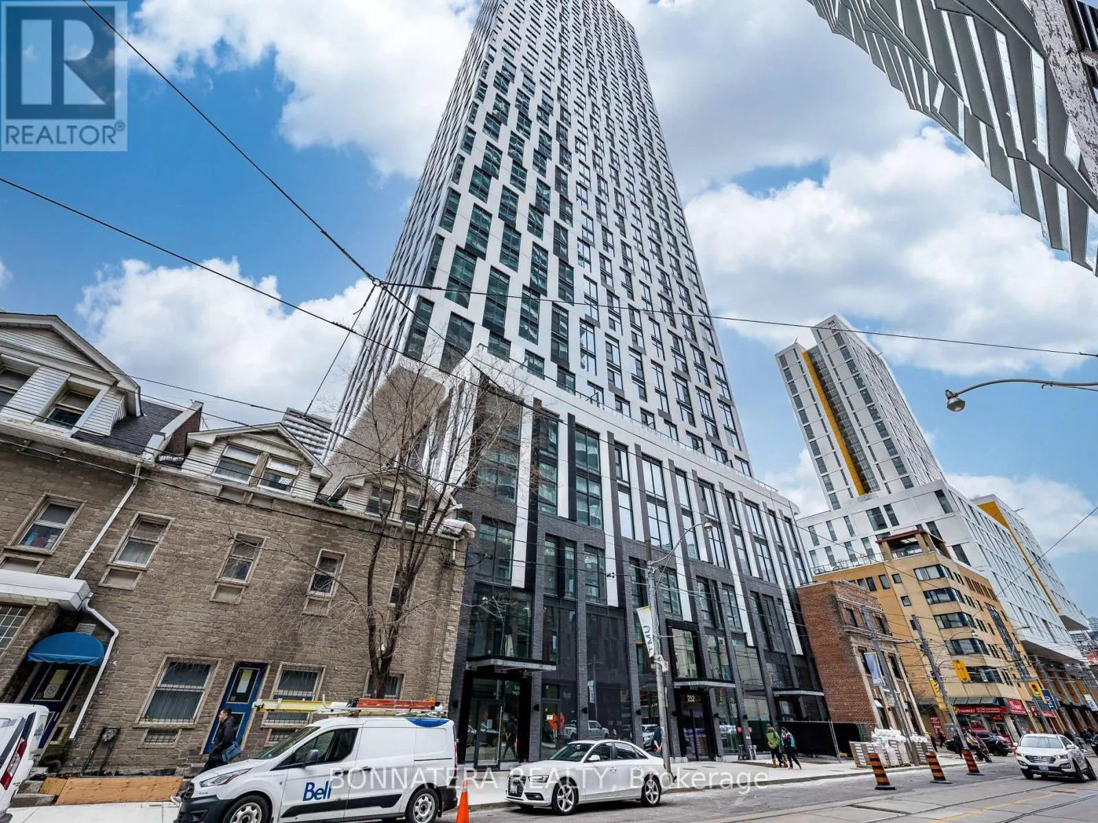 903 - 252 CHURCH STREET