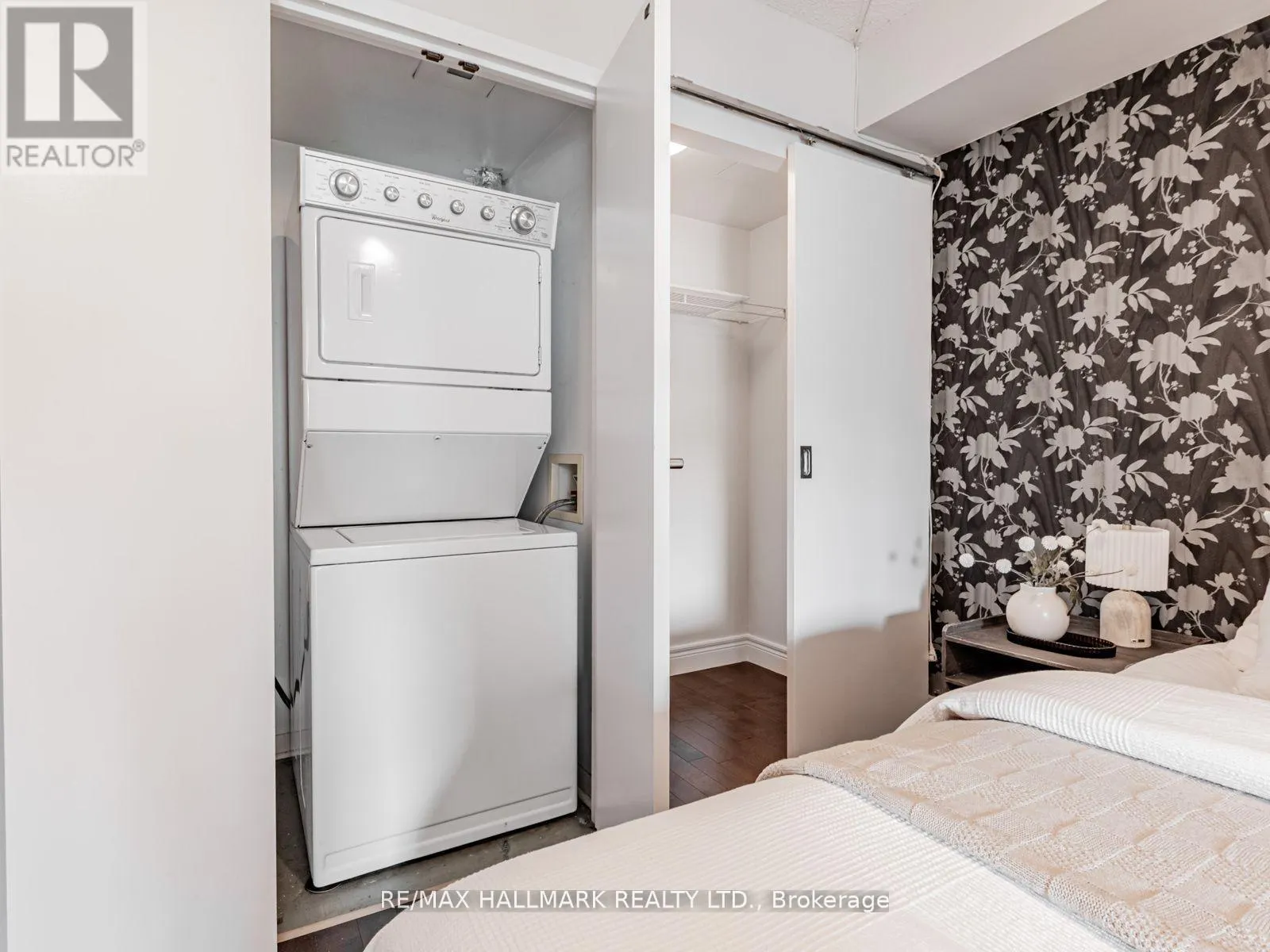 710 - 75 DALHOUSIE STREET