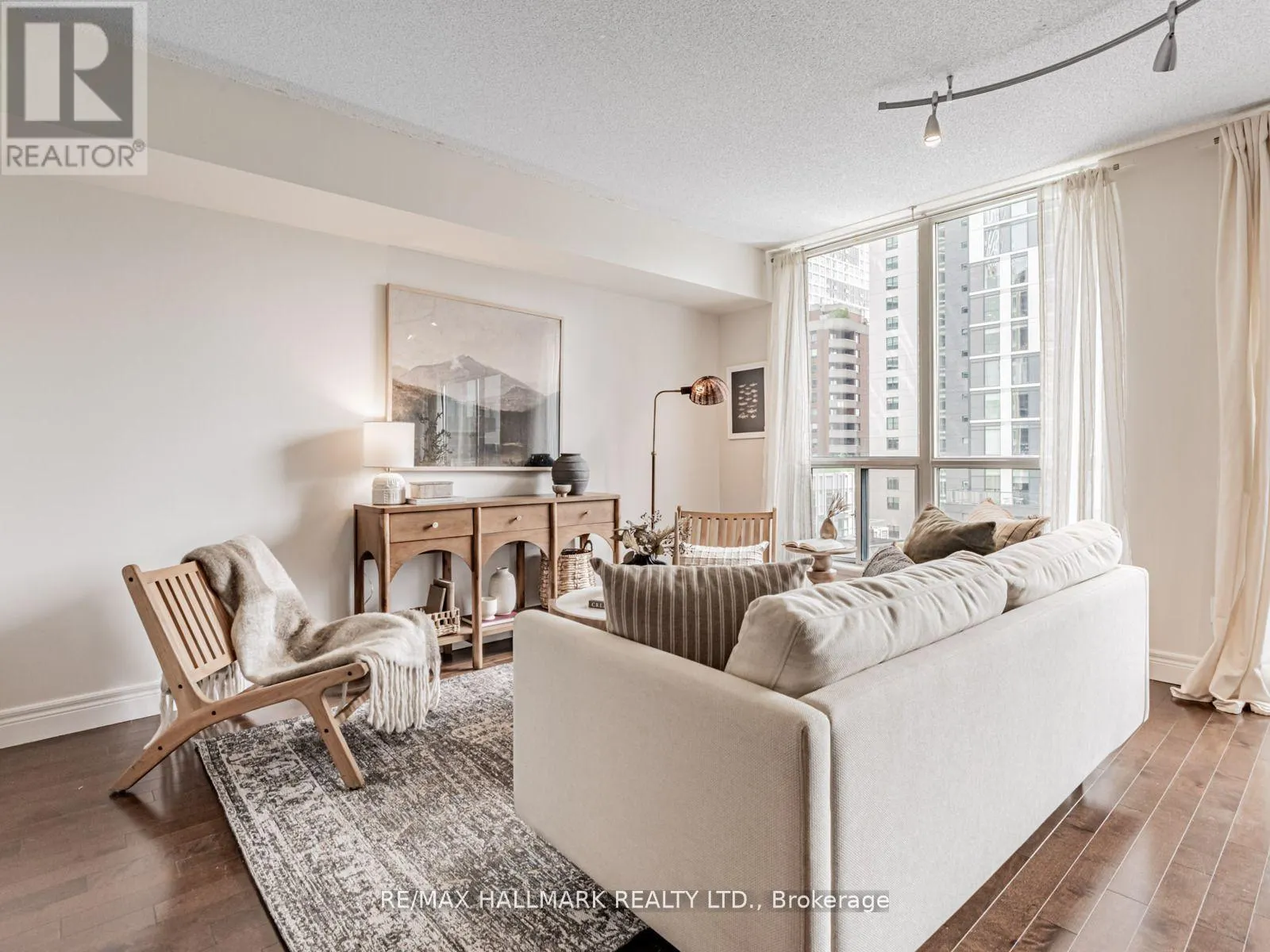 710 - 75 DALHOUSIE STREET