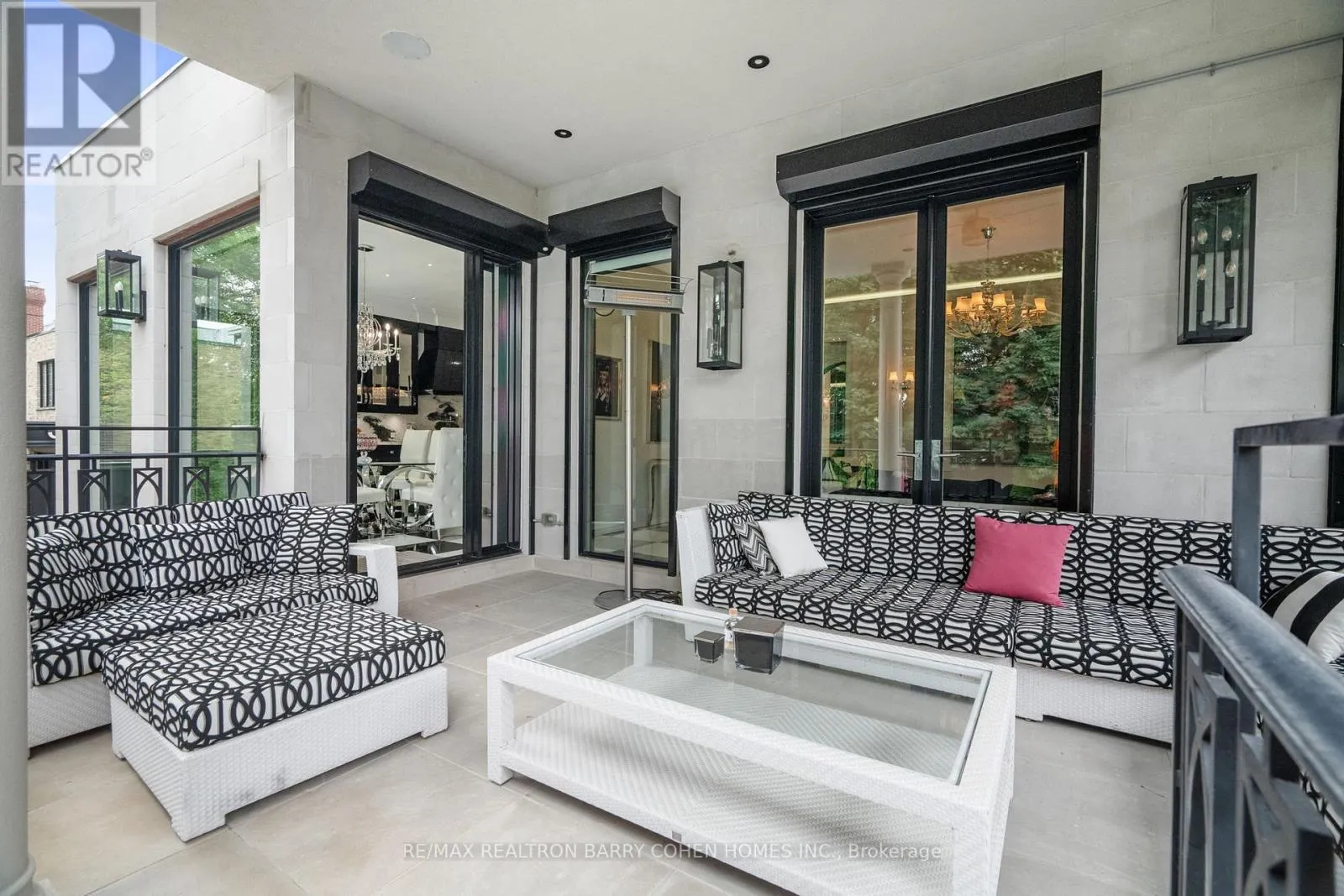 327 CORTLEIGH BOULEVARD