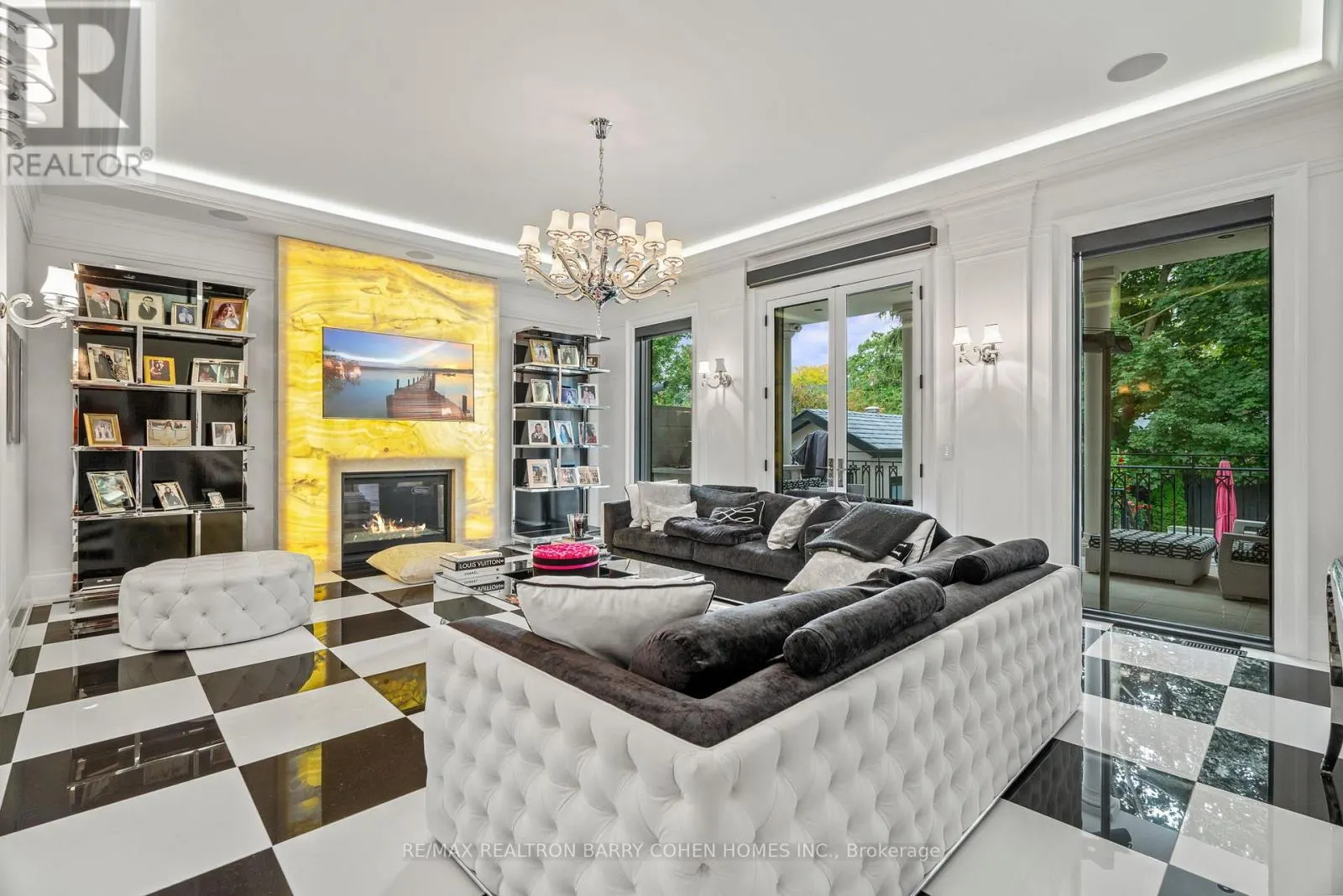 327 CORTLEIGH BOULEVARD