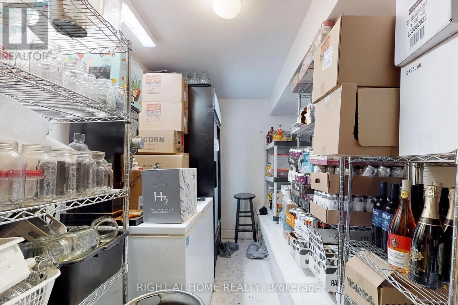 394 KING STREET E