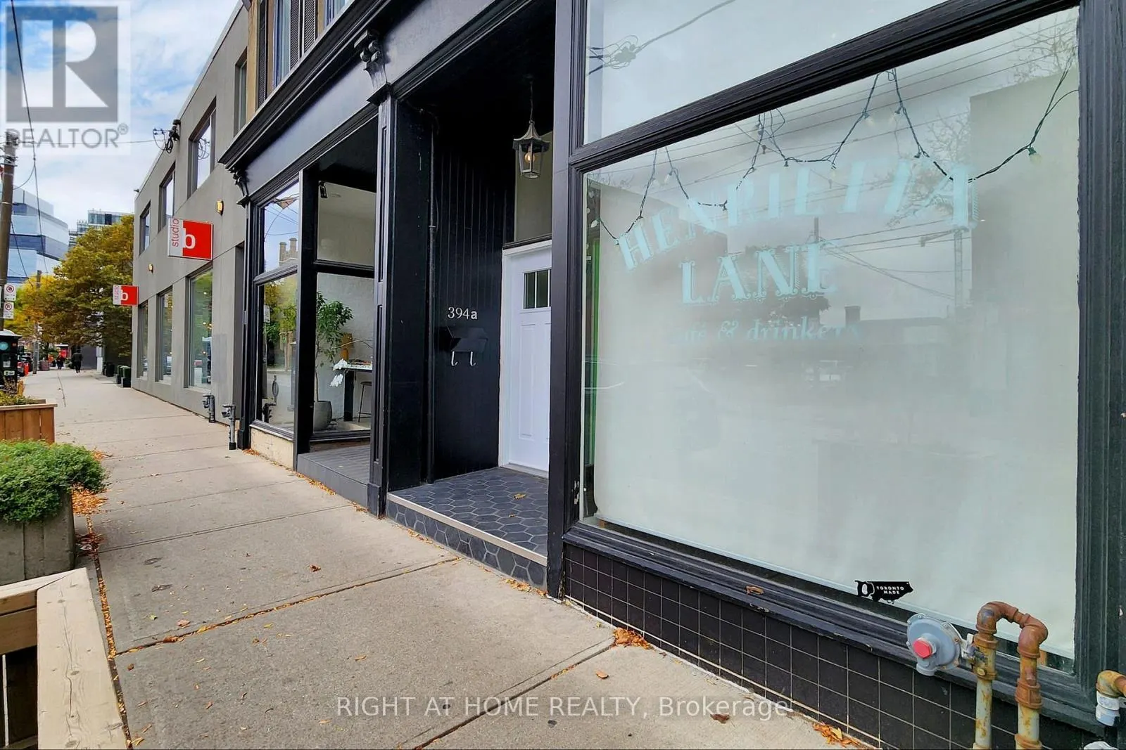 394 KING STREET E