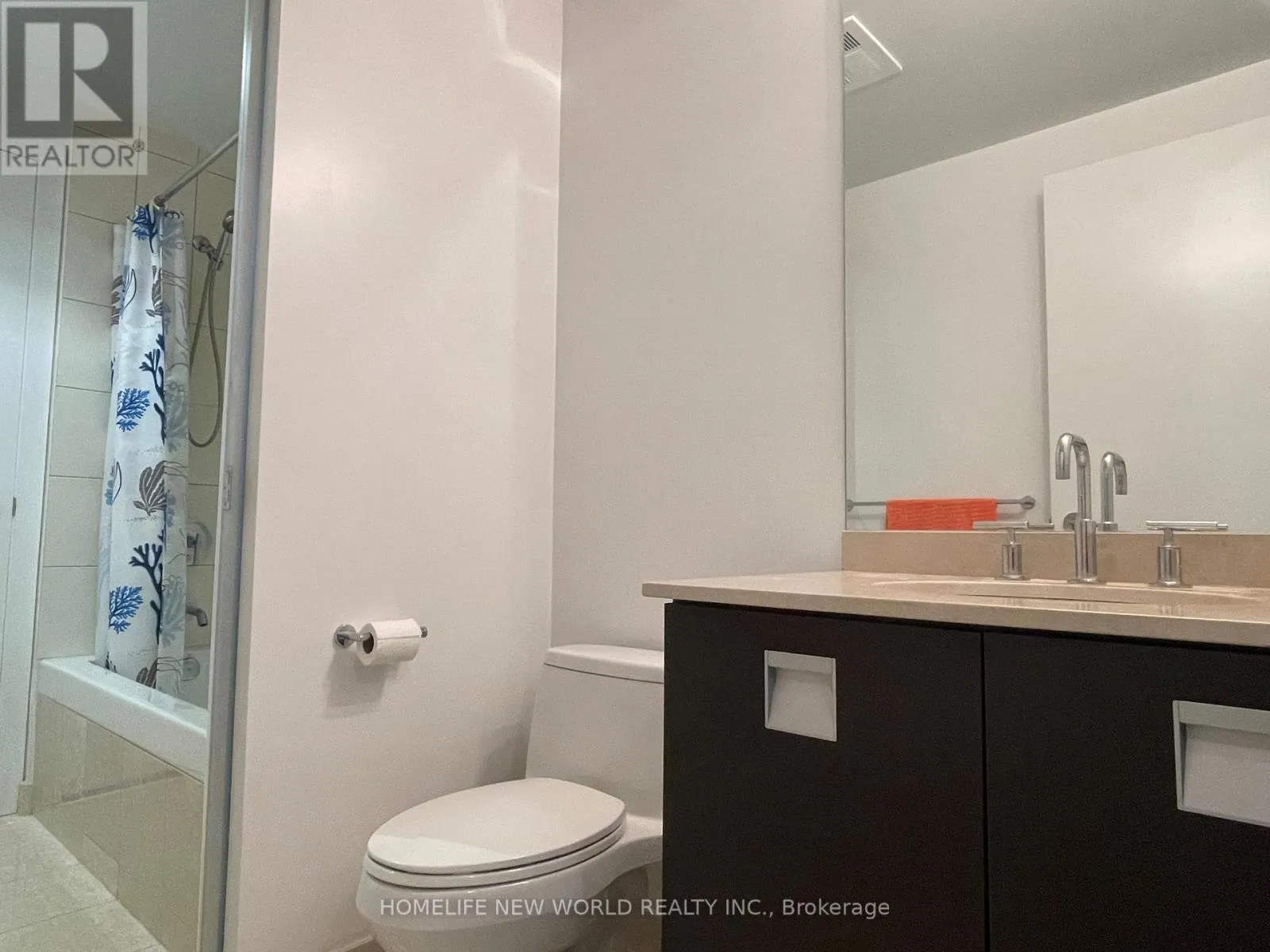 2109 - 33 CHARLES STREET E