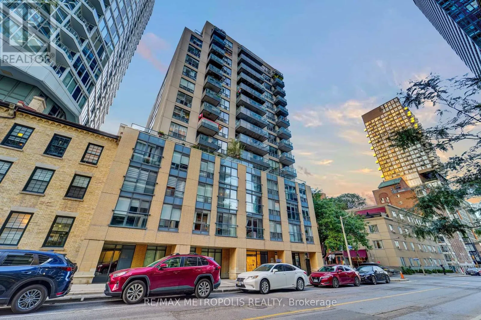1504 - 76 SHUTER STREET