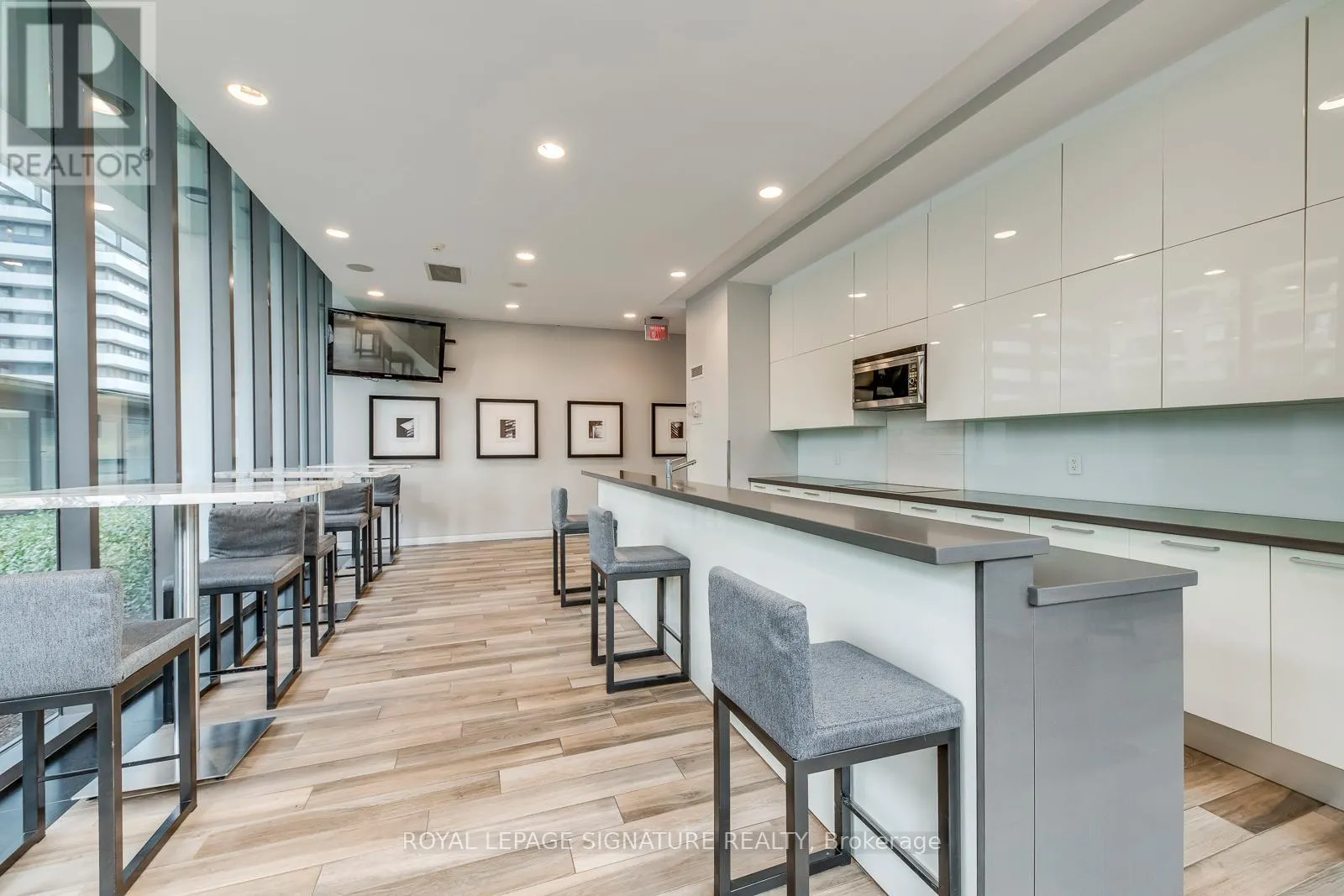 3001 - 33 CHARLES STREET E