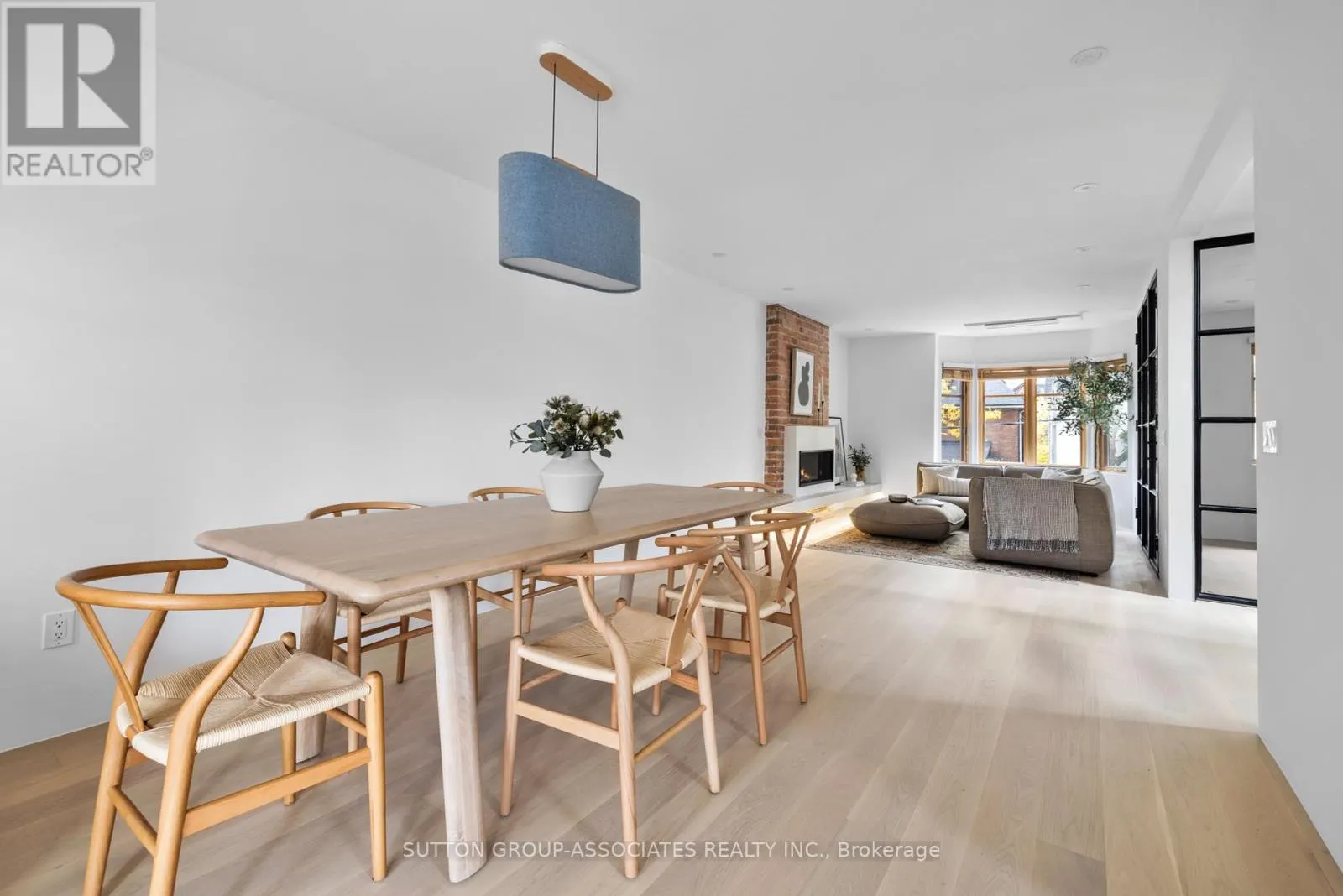UPPER - 20 KENDAL AVENUE