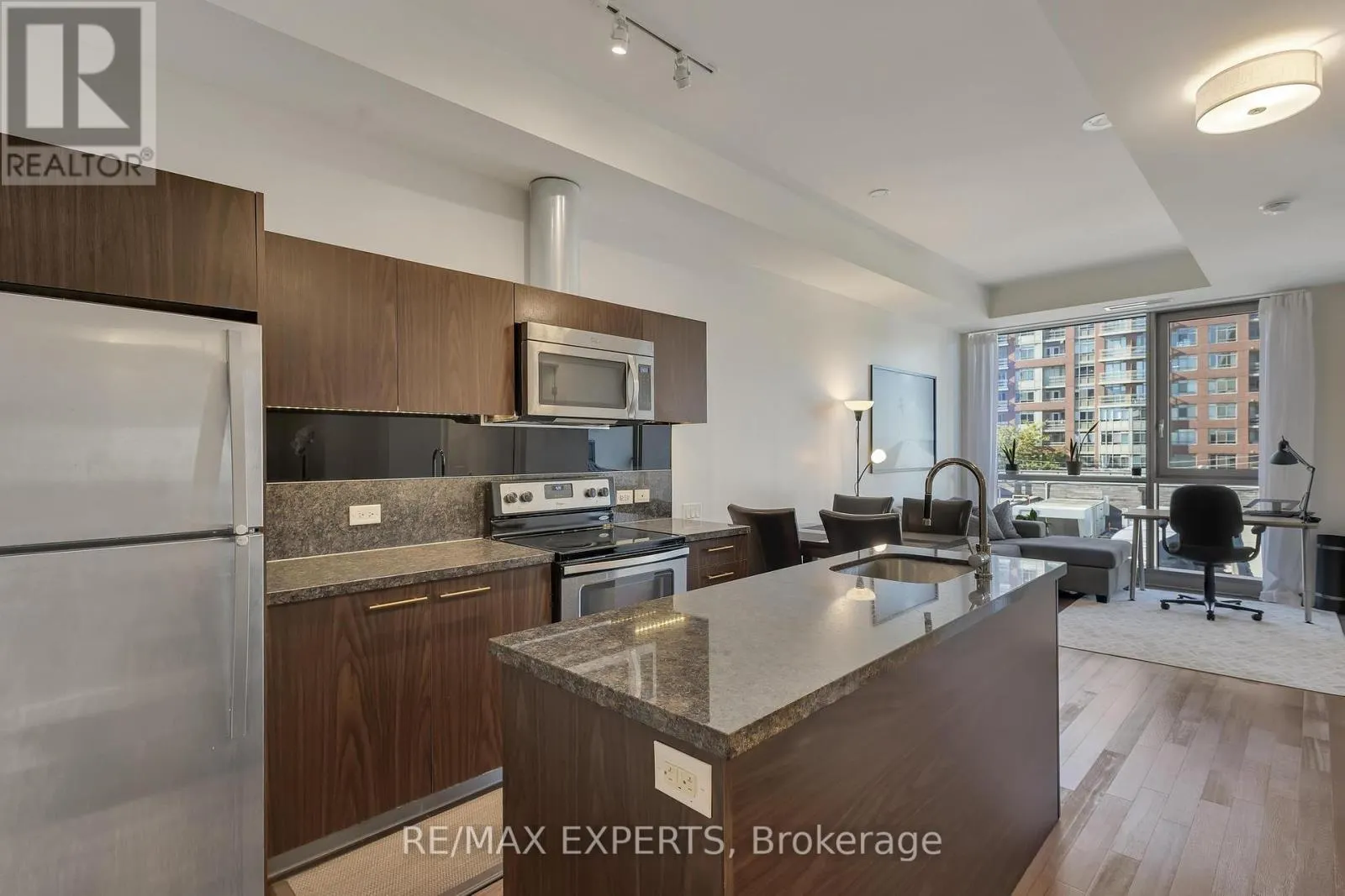 302 - 390 CHERRY STREET