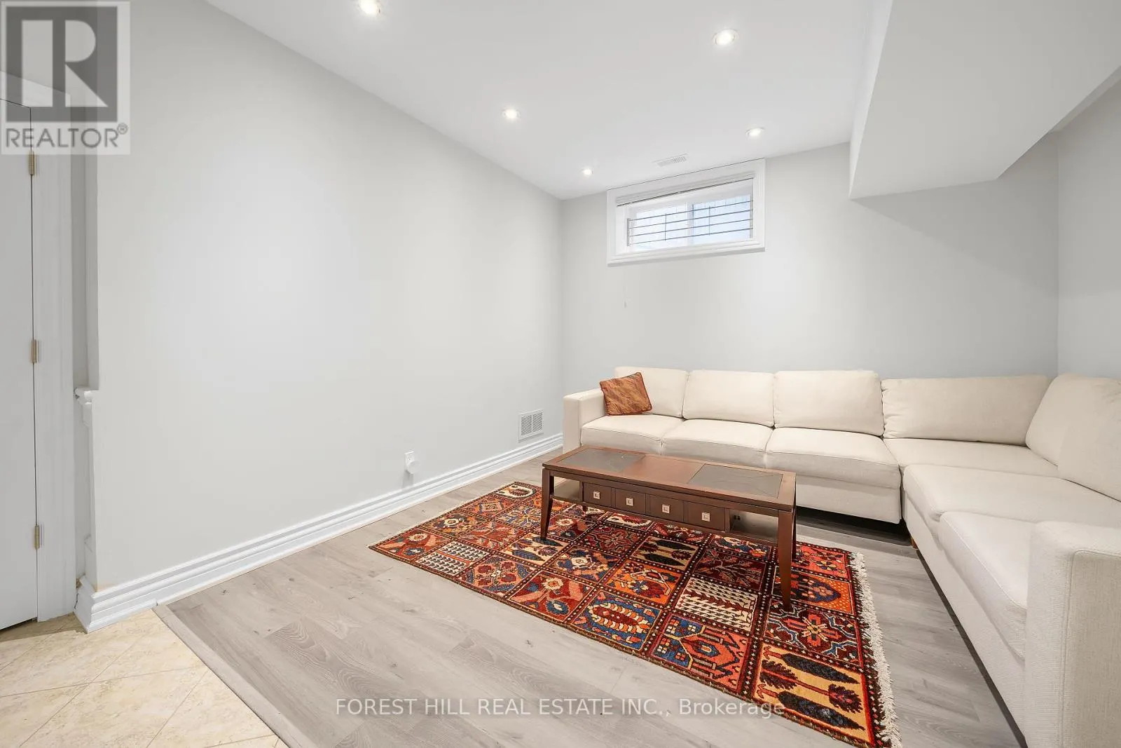 BSMT B - 106 NIPIGON AVENUE