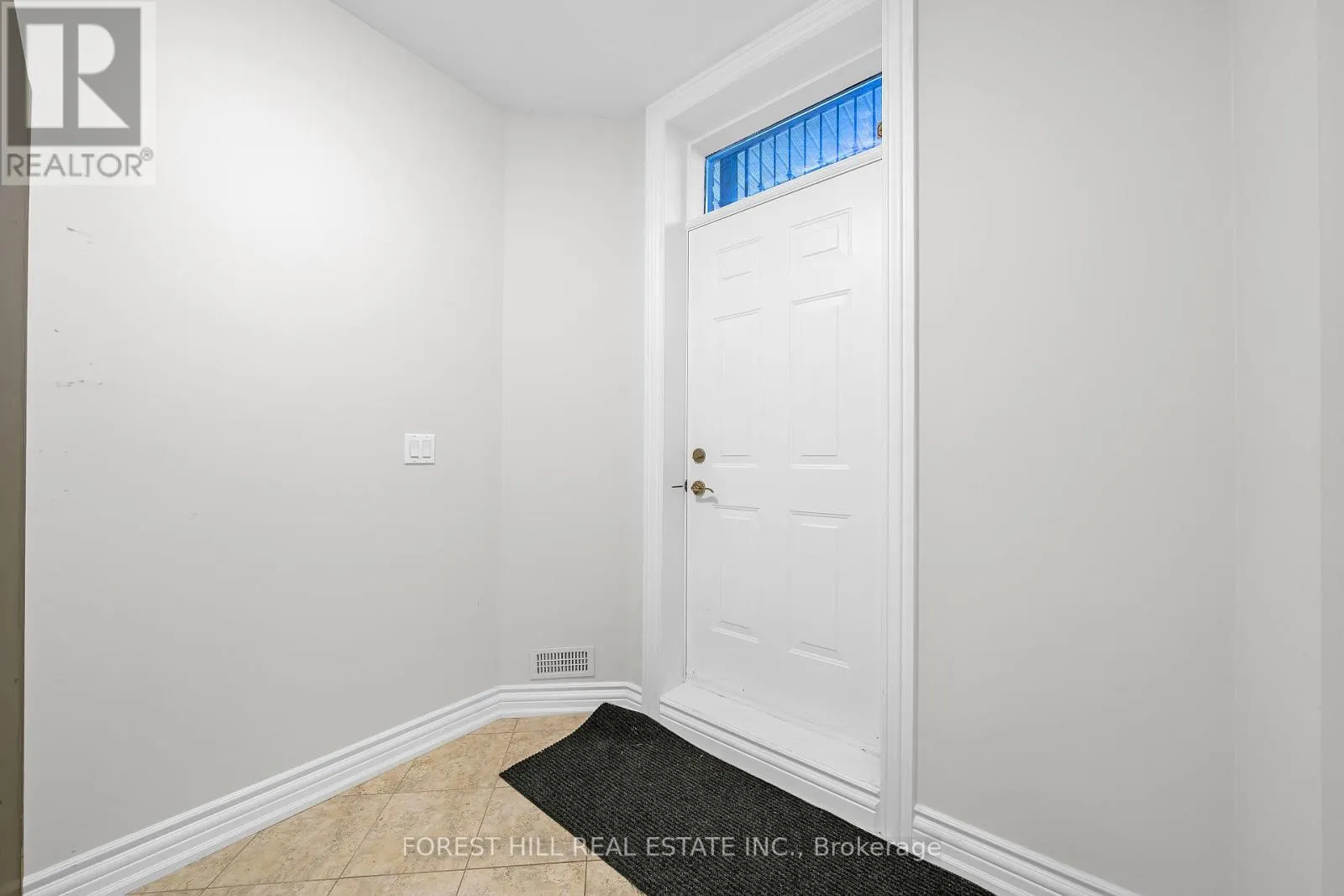 BSMT B - 106 NIPIGON AVENUE