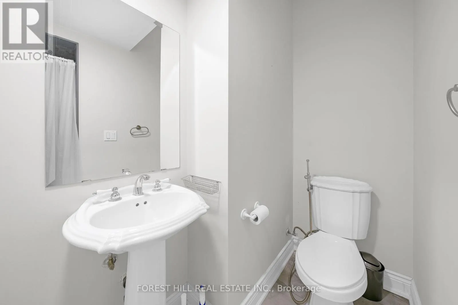 BSMT B - 106 NIPIGON AVENUE