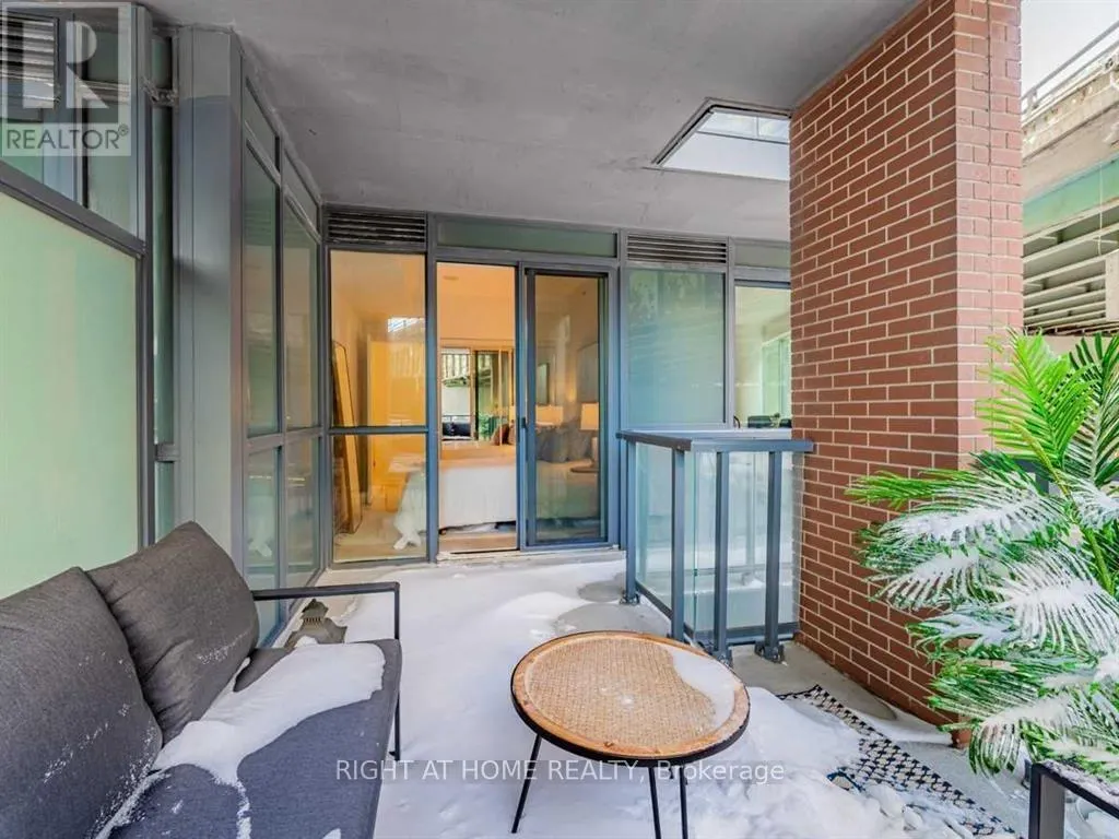 305 - 20 BRUYERES MEWS