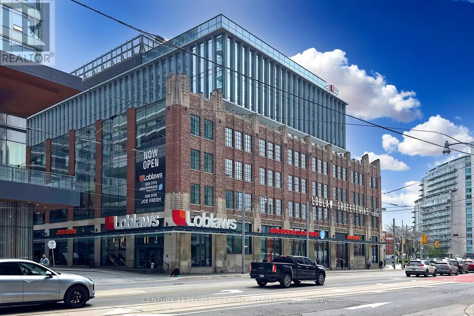 1006 - 17 BATHURST STREET