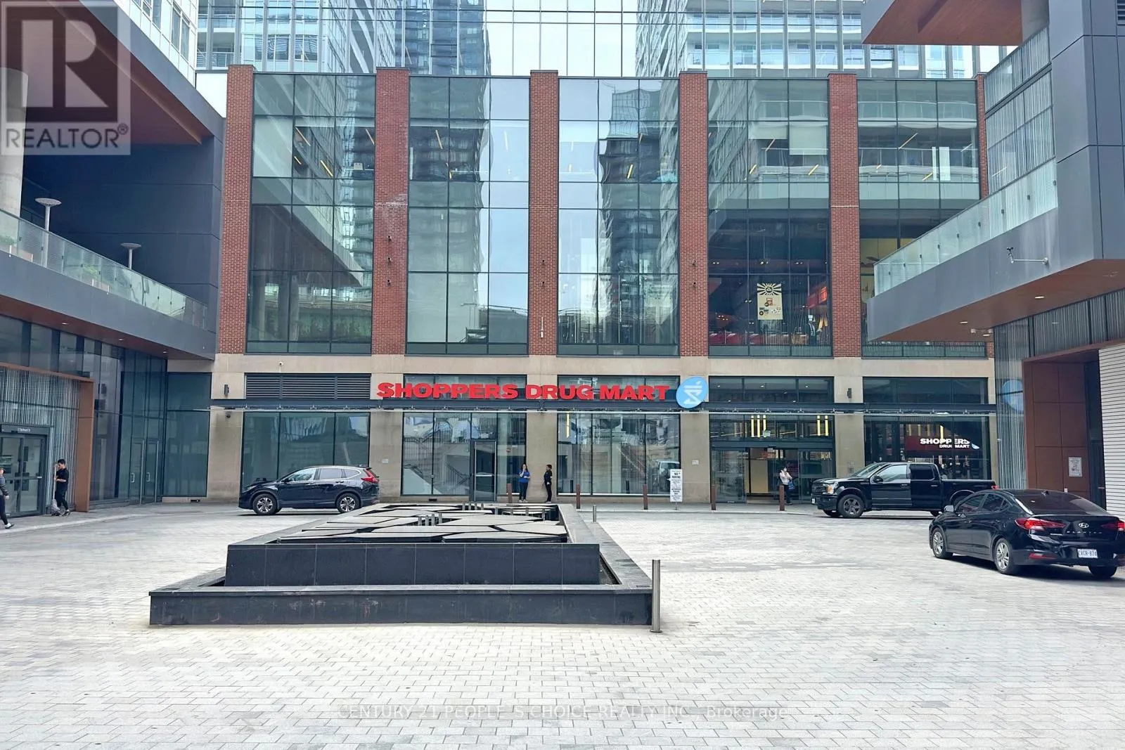 1006 - 17 BATHURST STREET