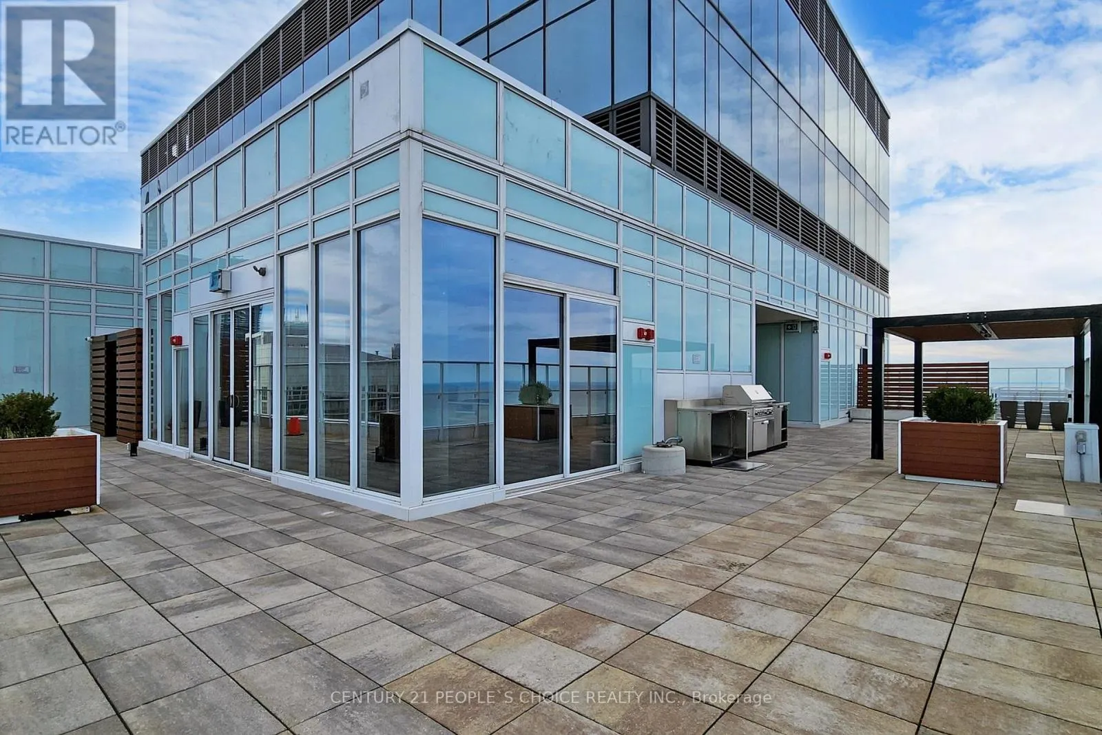 1006 - 17 BATHURST STREET