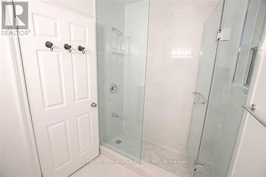 2ND FLOOR - 1104 COLLEGE STREET
