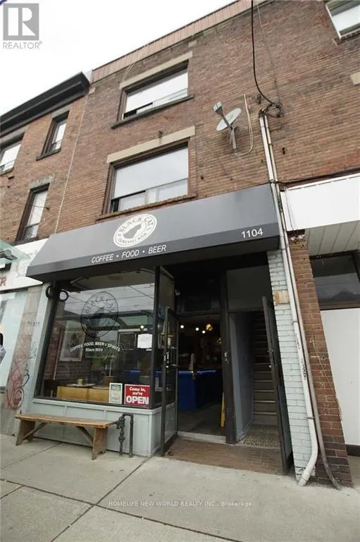 2ND FLOOR - 1104 COLLEGE STREET