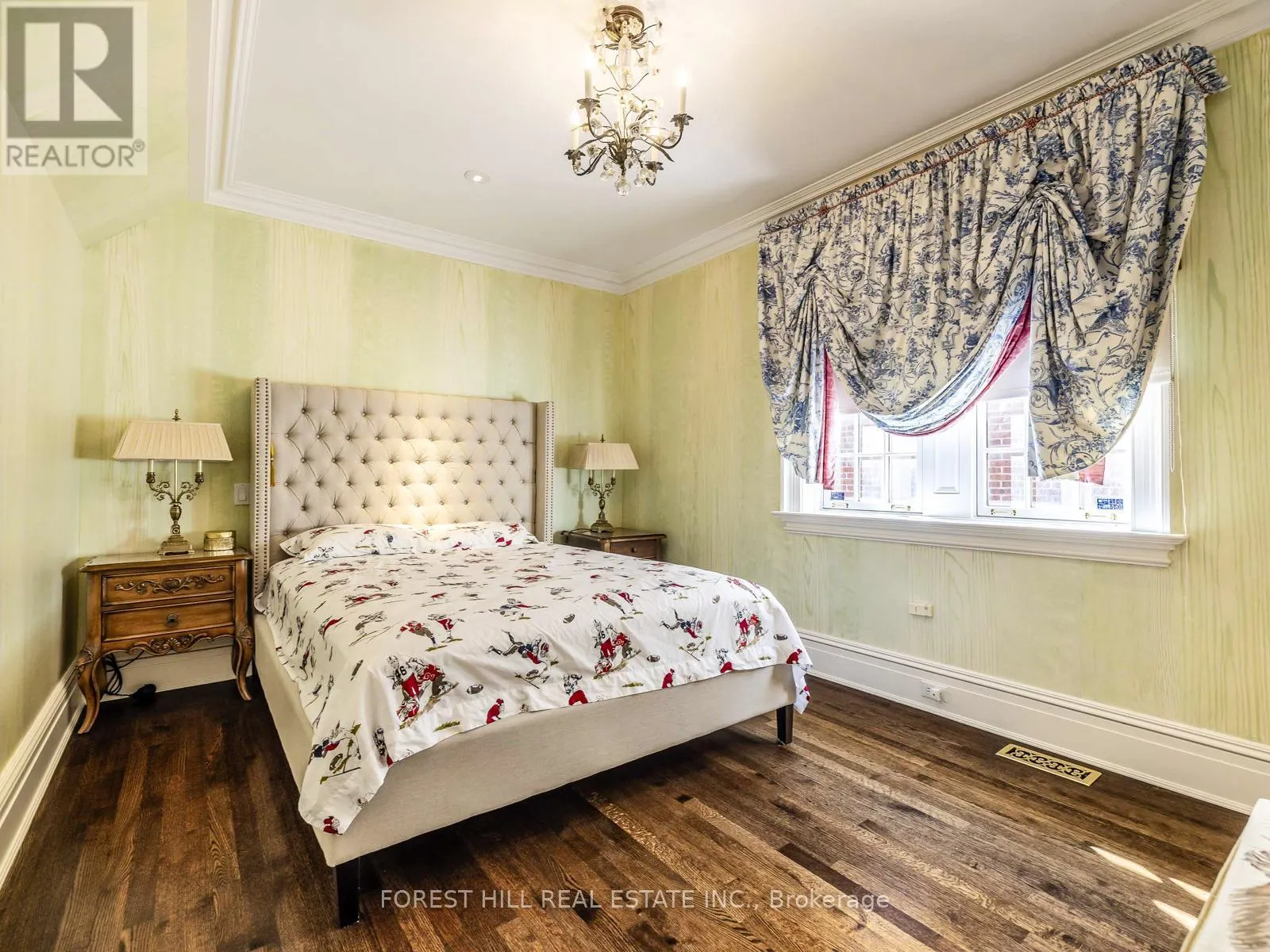 11 DEWBOURNE AVENUE