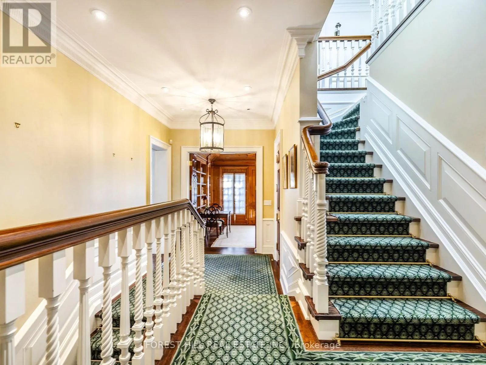 11 DEWBOURNE AVENUE