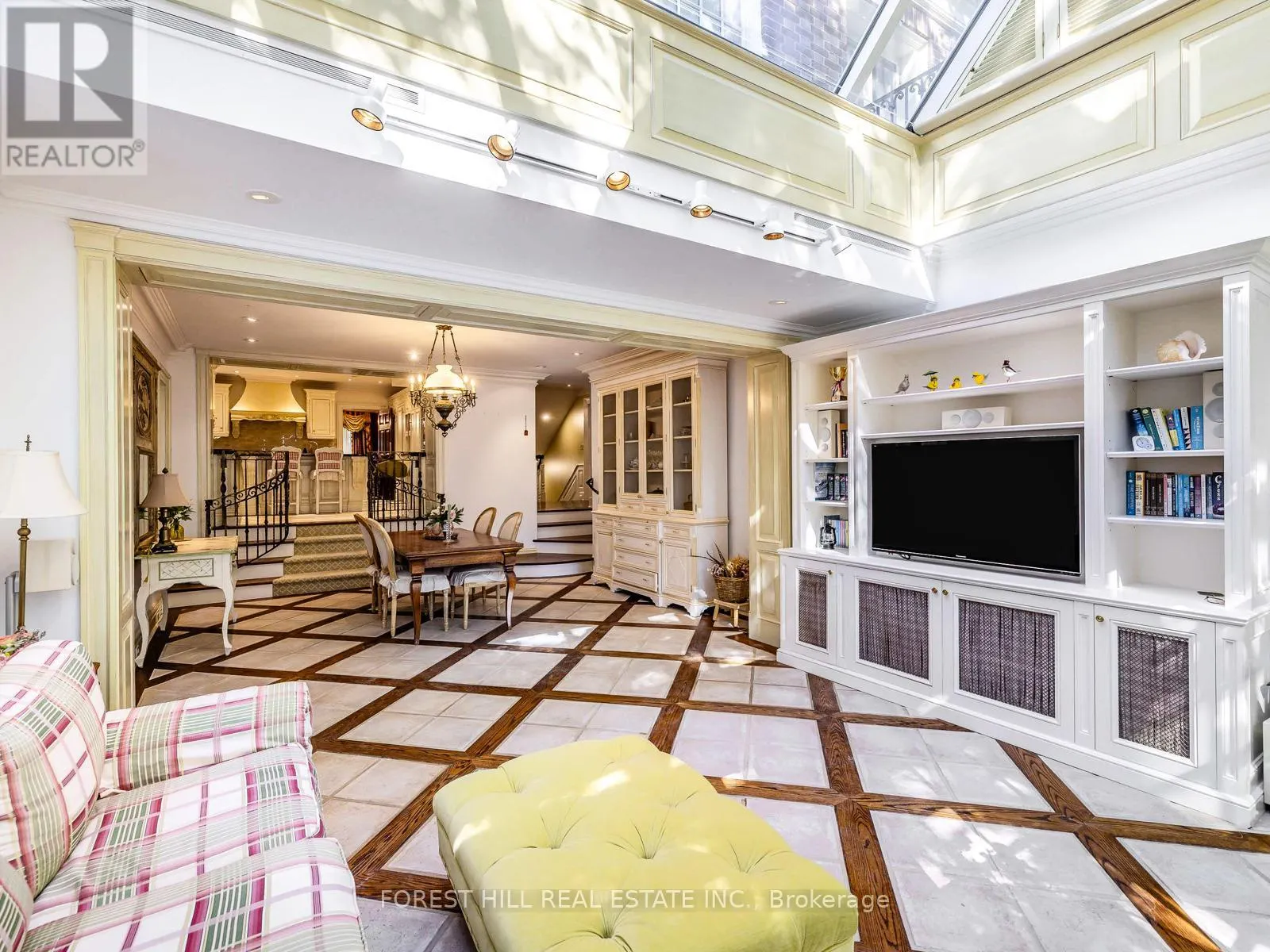 11 DEWBOURNE AVENUE