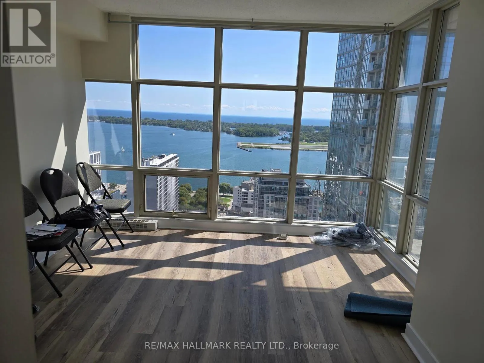 3712 - 10 NAVY WHARF COURT