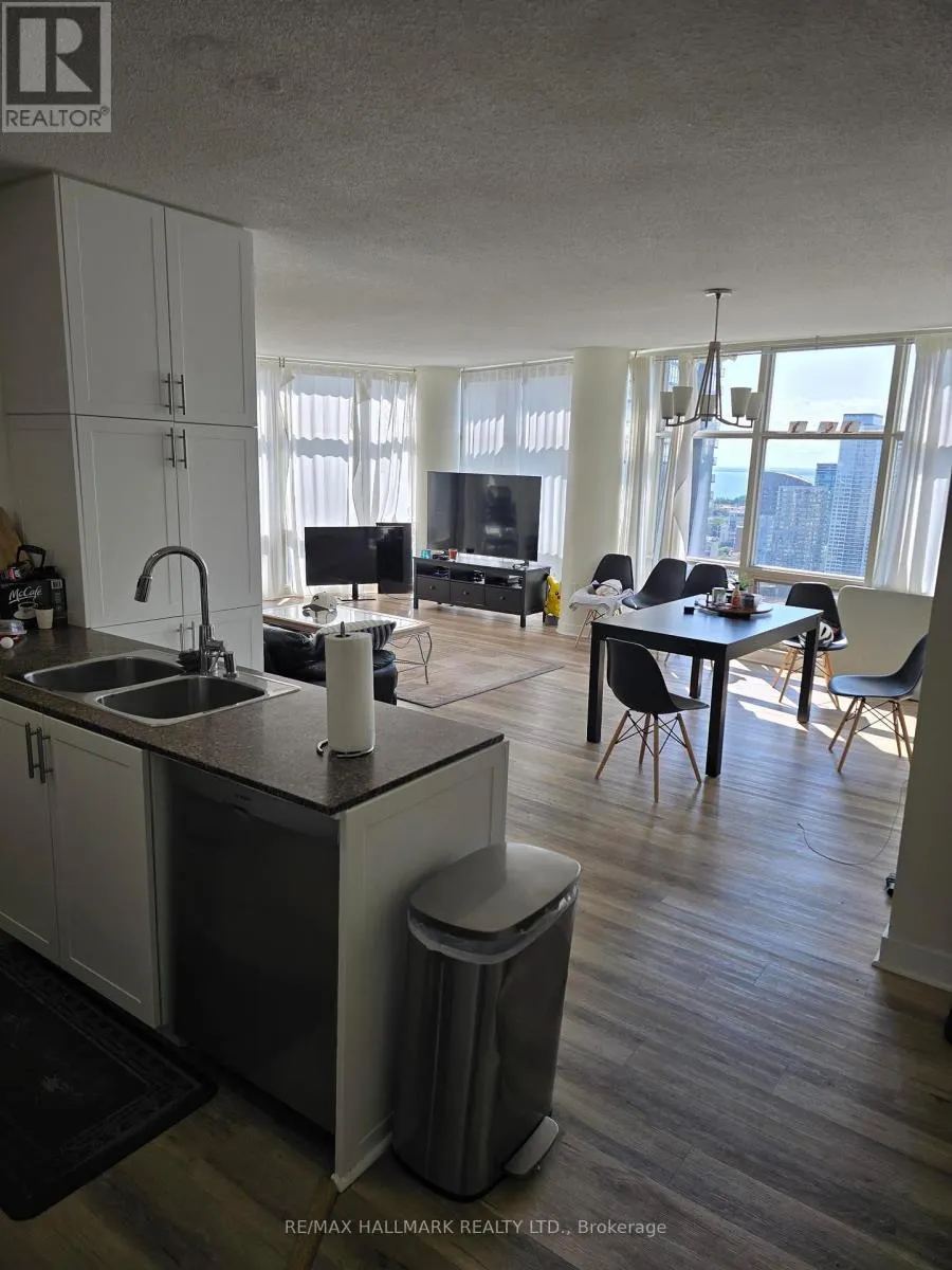 3712 - 10 NAVY WHARF COURT