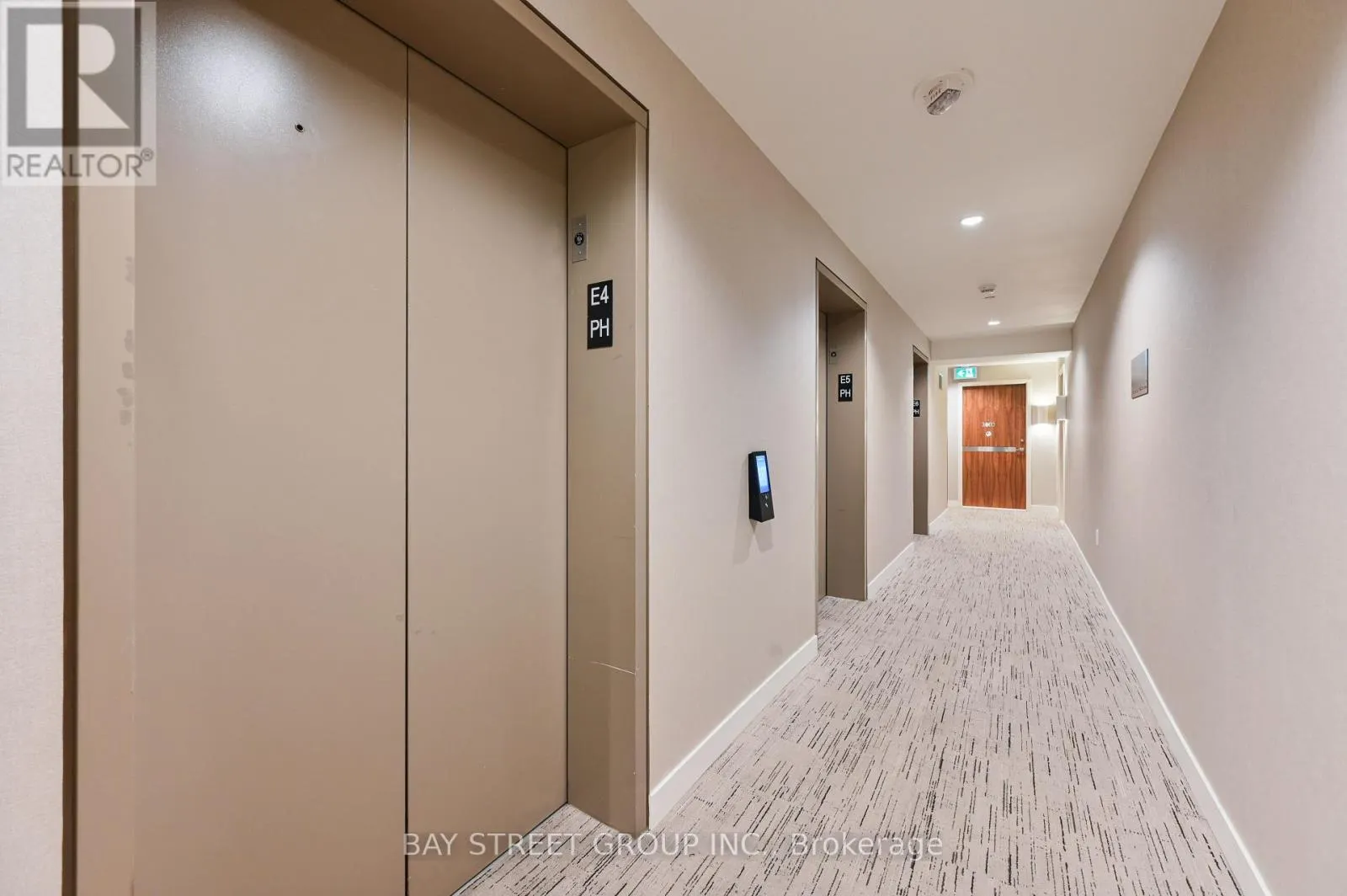 PH3808 - 85 MCMAHON DRIVE