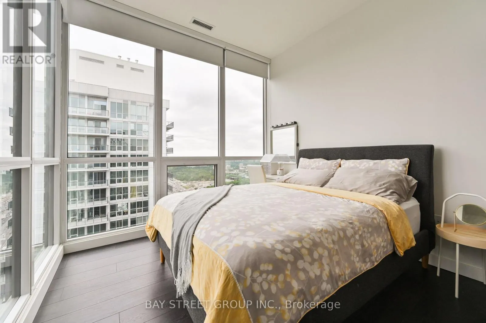 PH3808 - 85 MCMAHON DRIVE