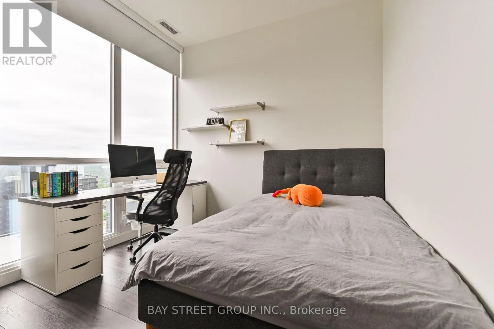 PH3808 - 85 MCMAHON DRIVE