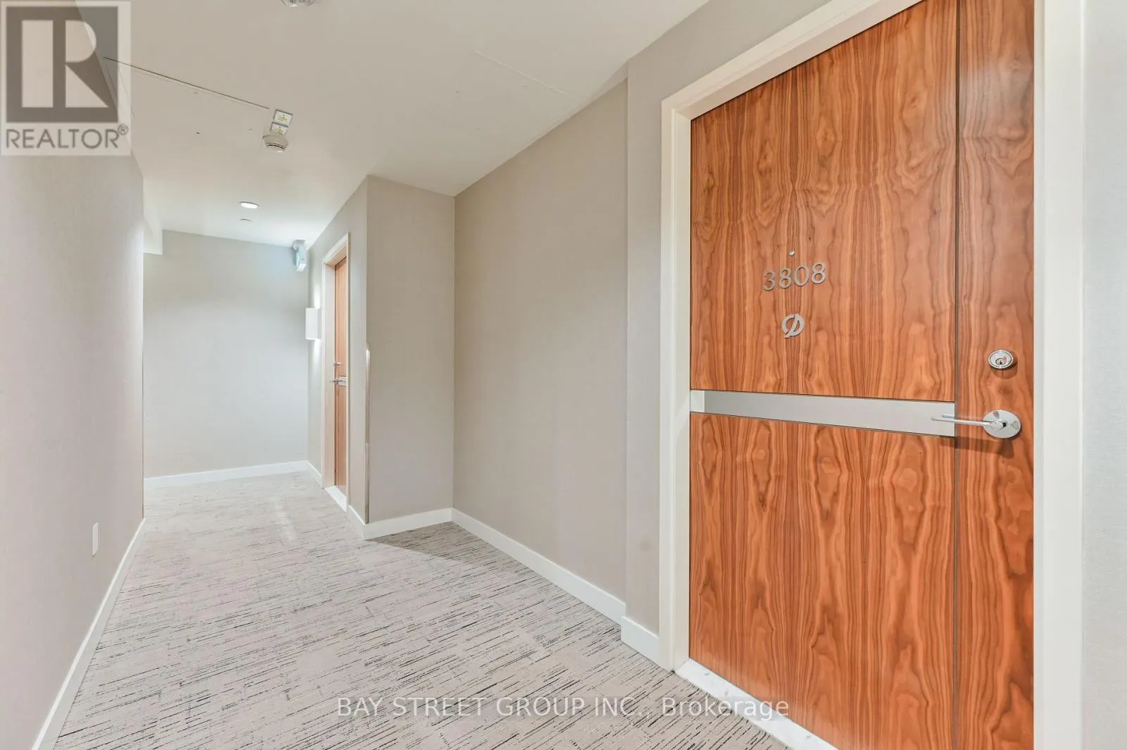PH3808 - 85 MCMAHON DRIVE