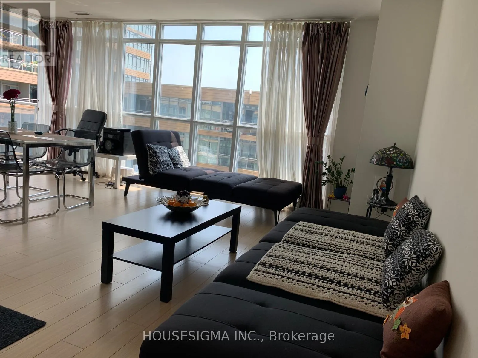 1032 - 15 ICEBOAT TERRACE