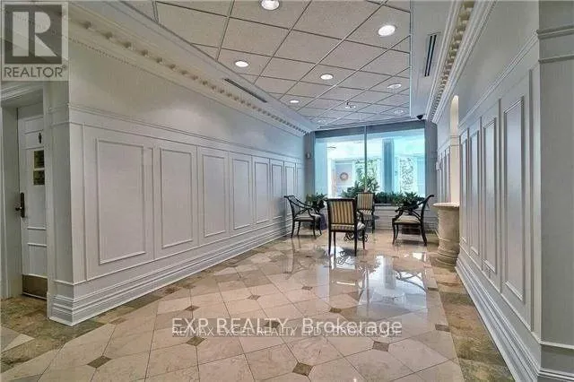 1007 - 18 SOMMERSET WAY