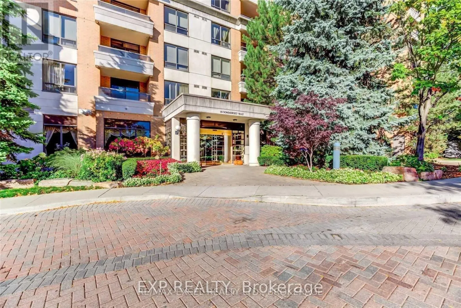 1007 - 18 SOMMERSET WAY