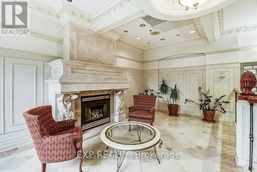 1007 - 18 SOMMERSET WAY