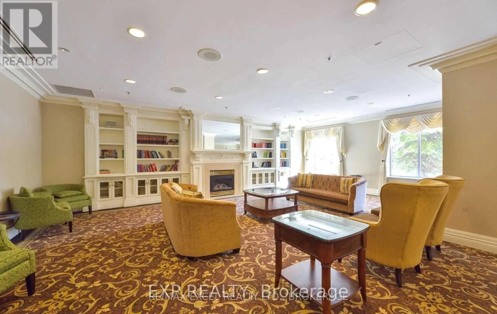 1007 - 18 SOMMERSET WAY