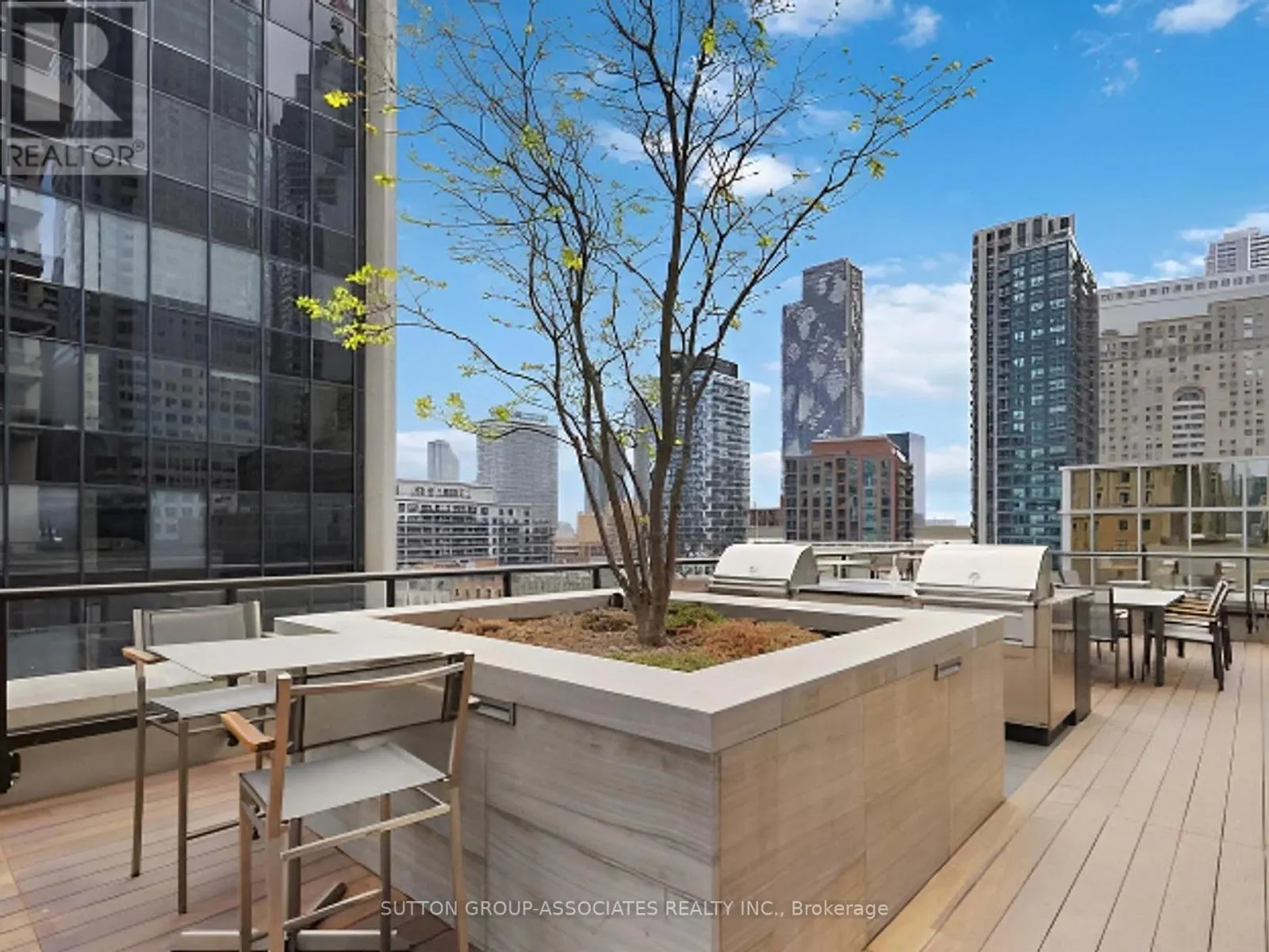 3904 - 88 SCOTT STREET