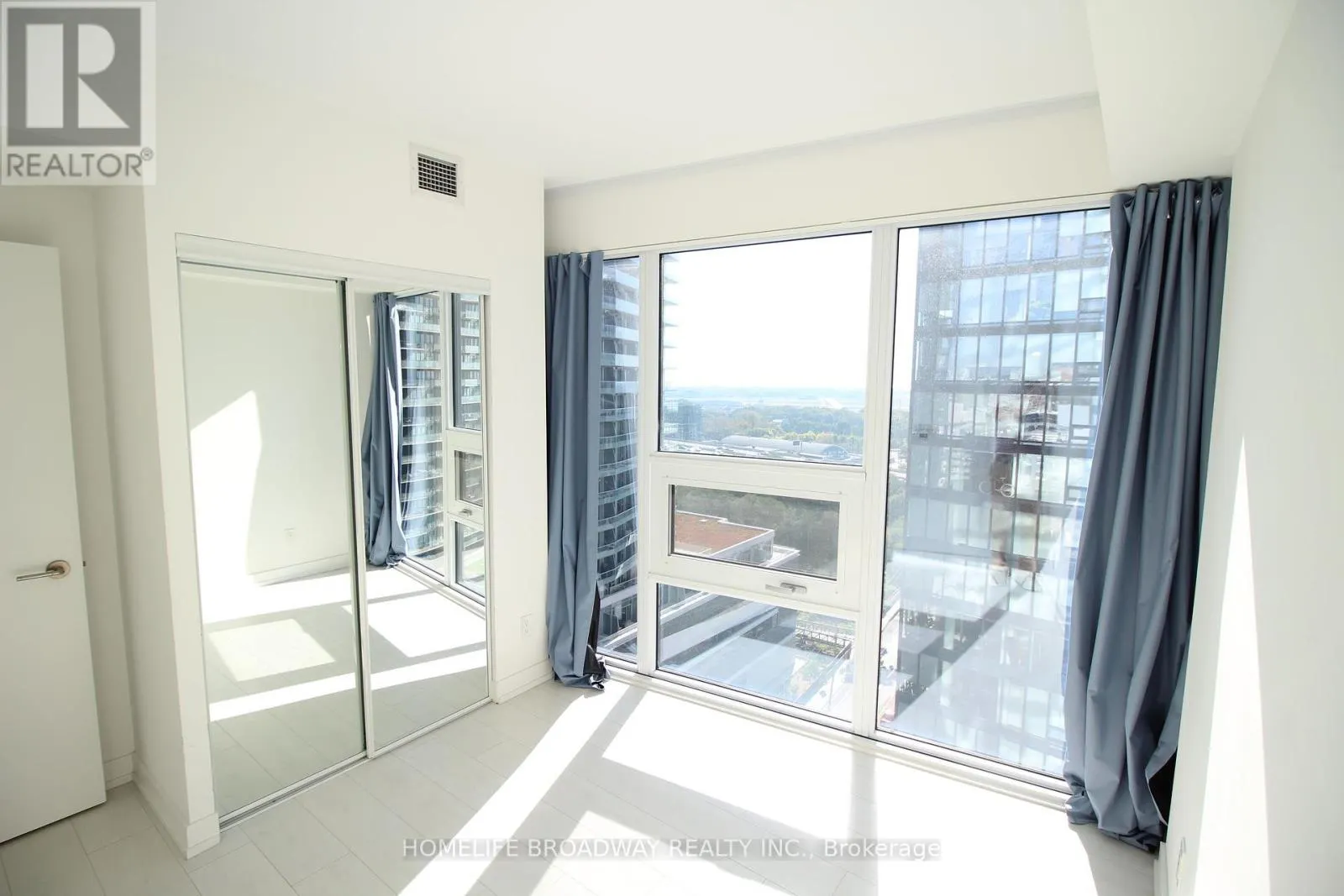 1706 - 19 WESTERN BATTERY ROAD