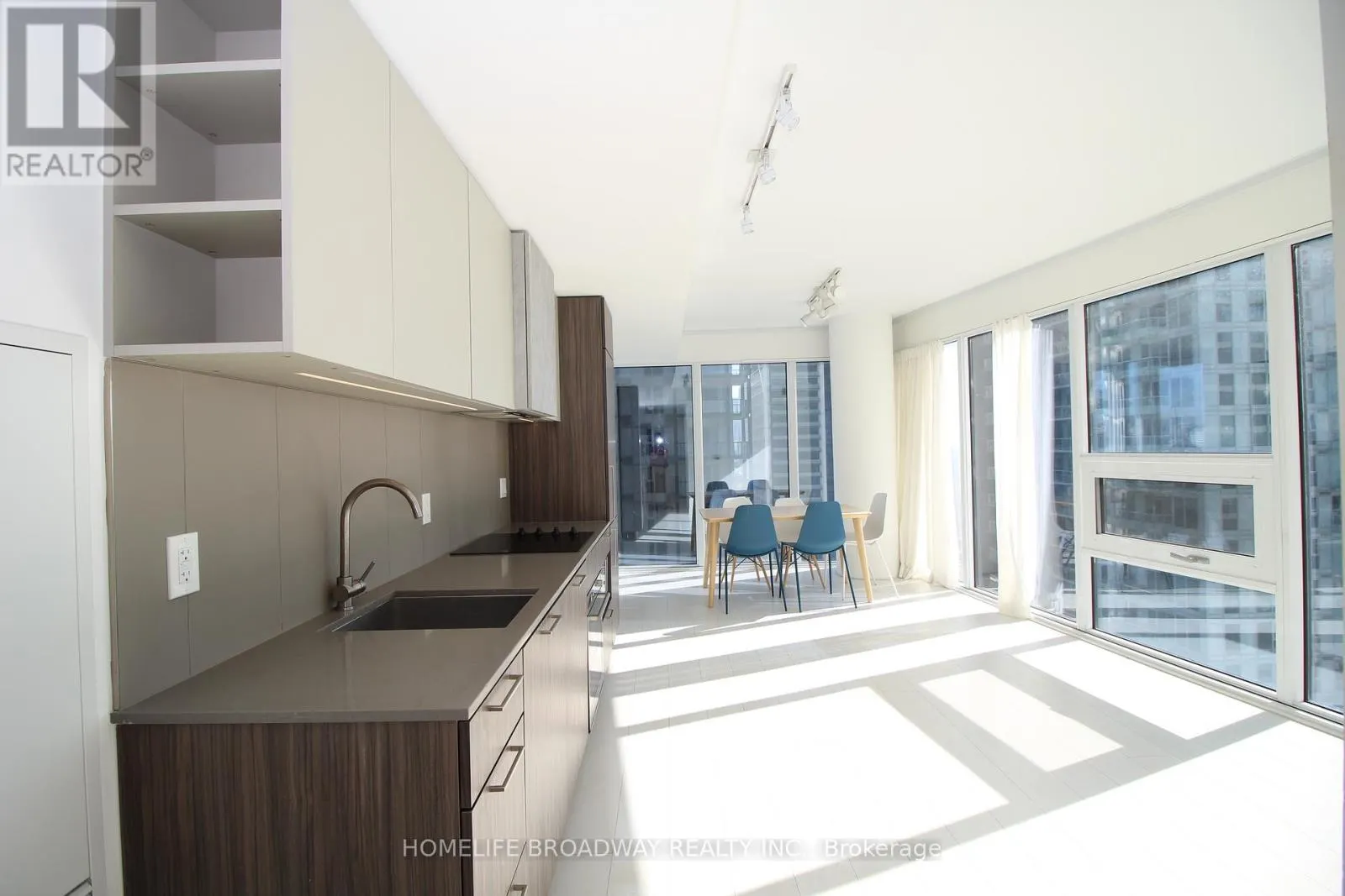 1706 - 19 WESTERN BATTERY ROAD