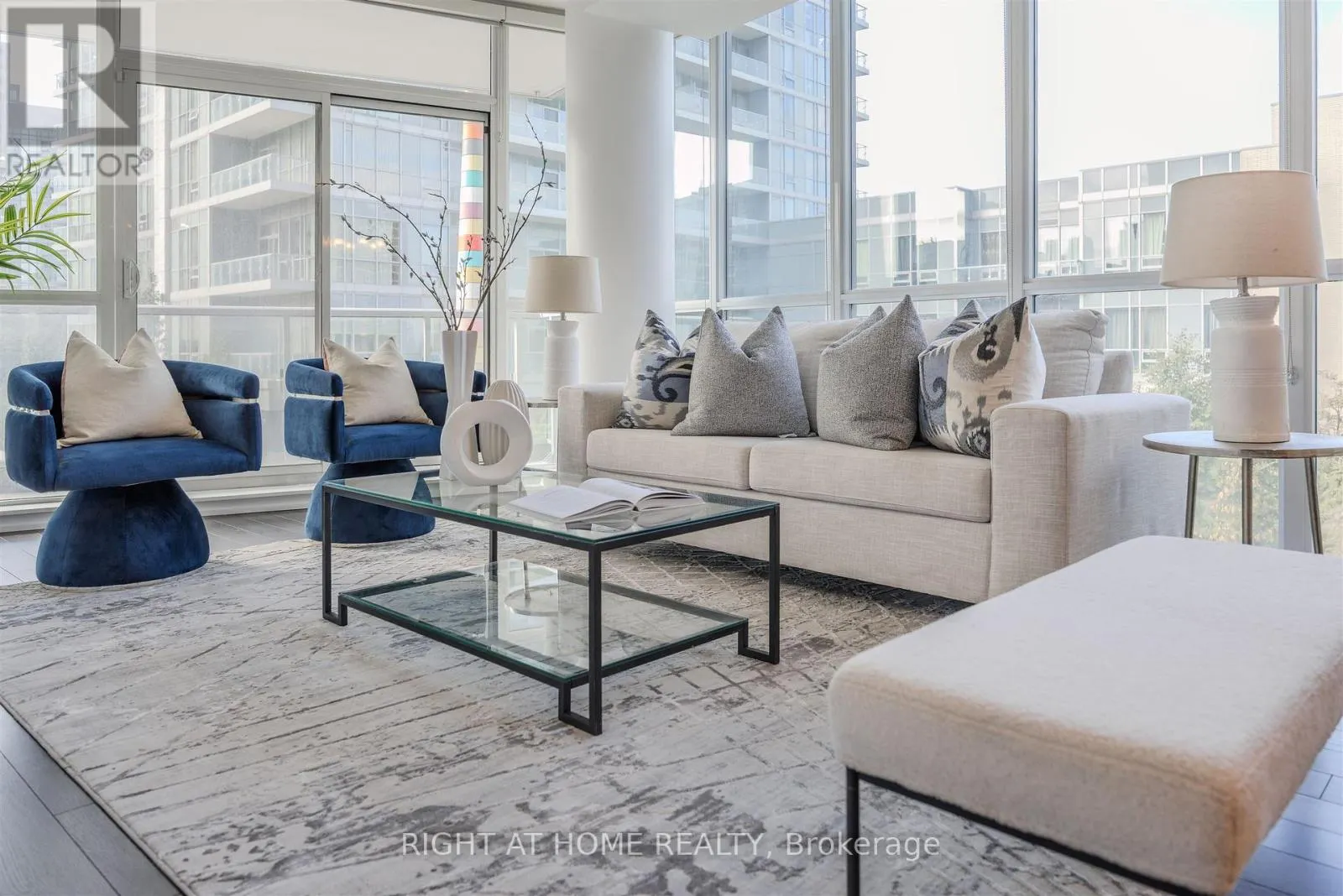 206 - 70 FOREST MANOR ROAD