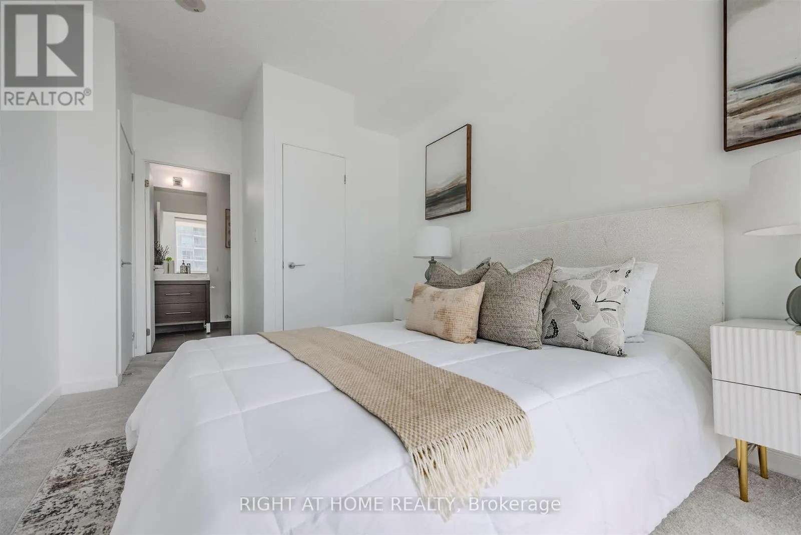 206 - 70 FOREST MANOR ROAD