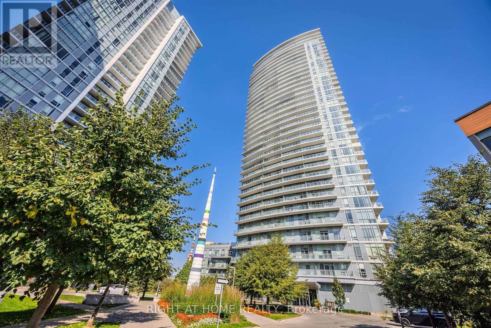 206 - 70 FOREST MANOR ROAD